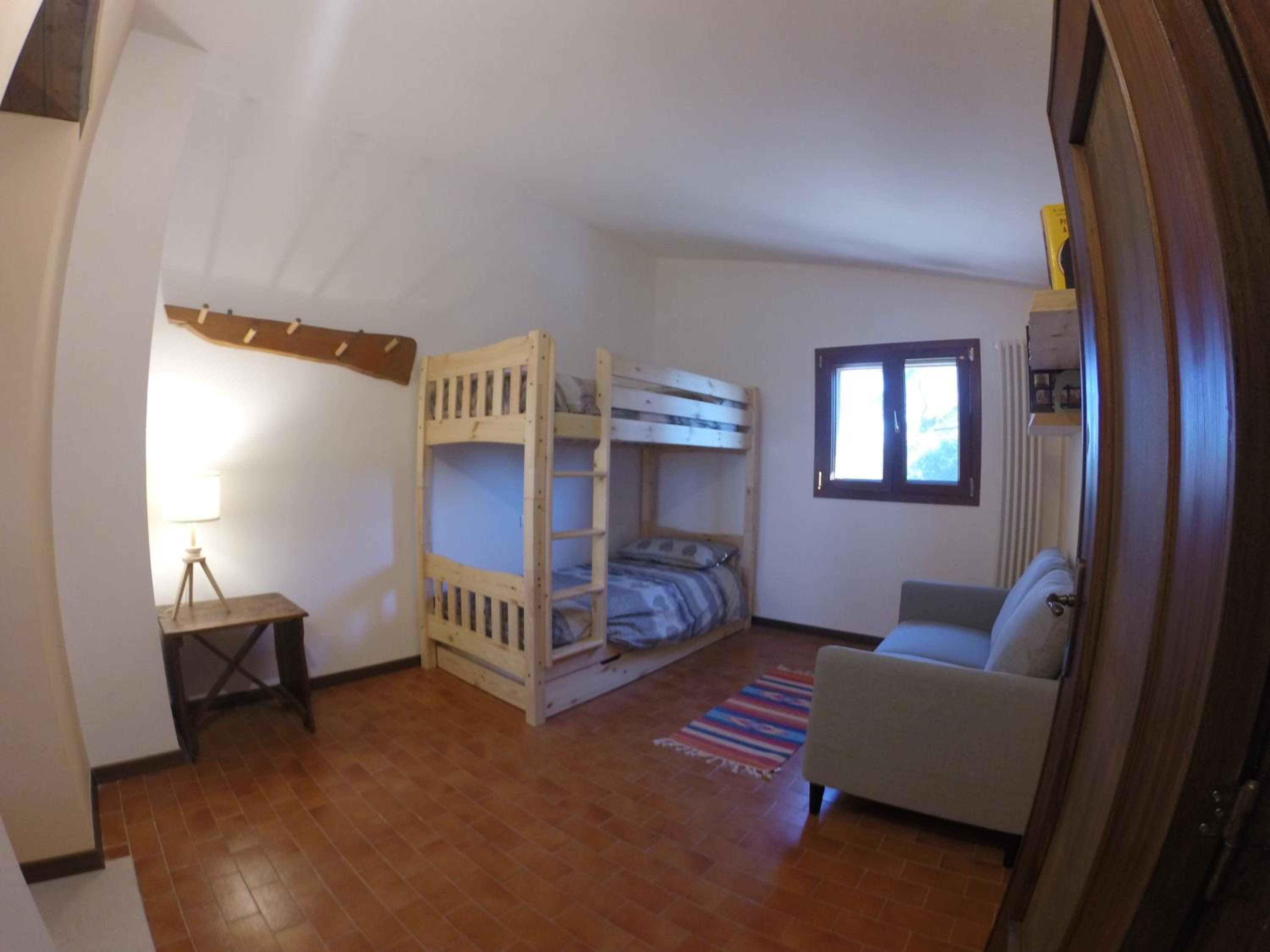 Family Room with Private Bathroom photo 3