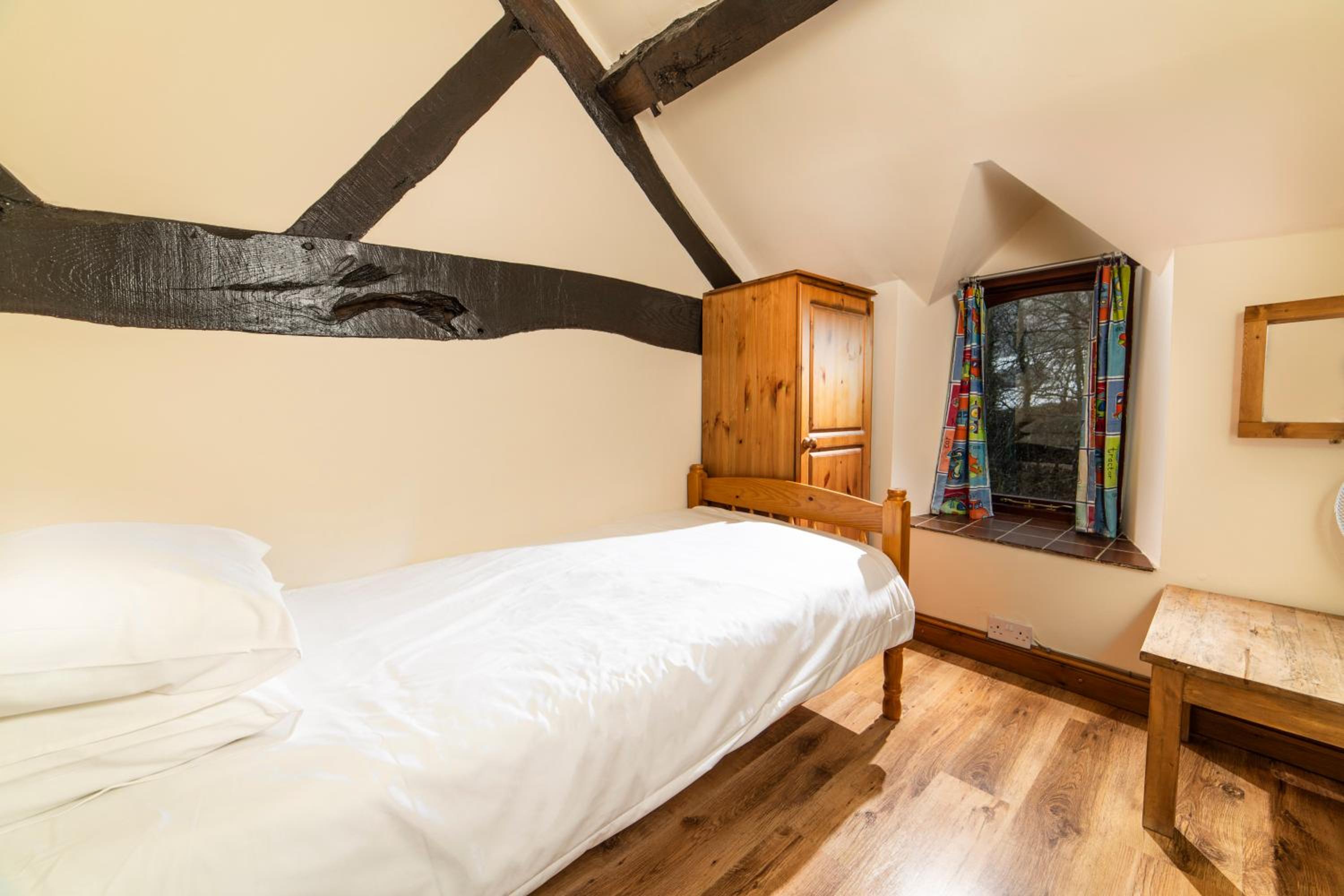 Two-Bedroom House - Photo 6