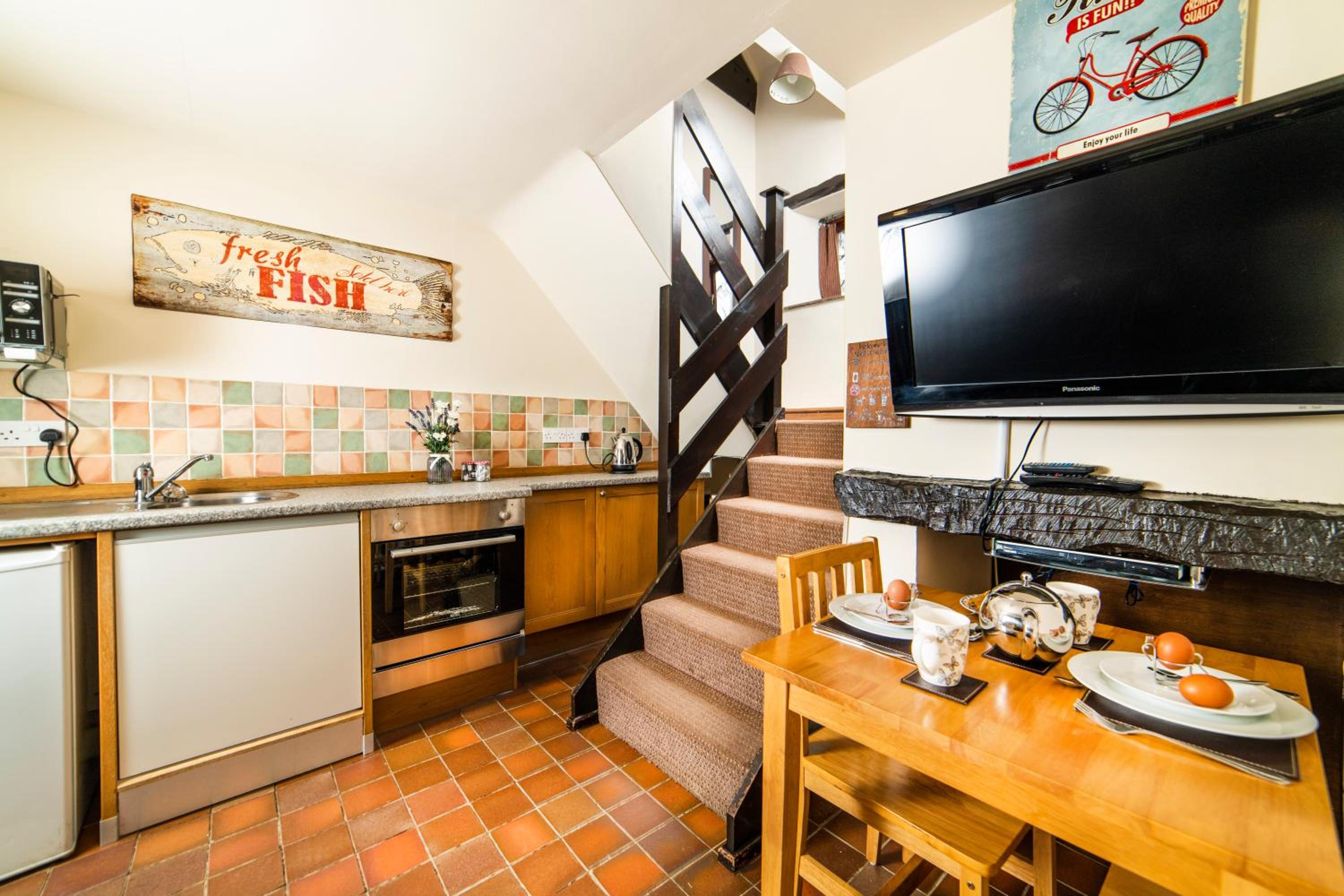 One-Bedroom House - Photo 2