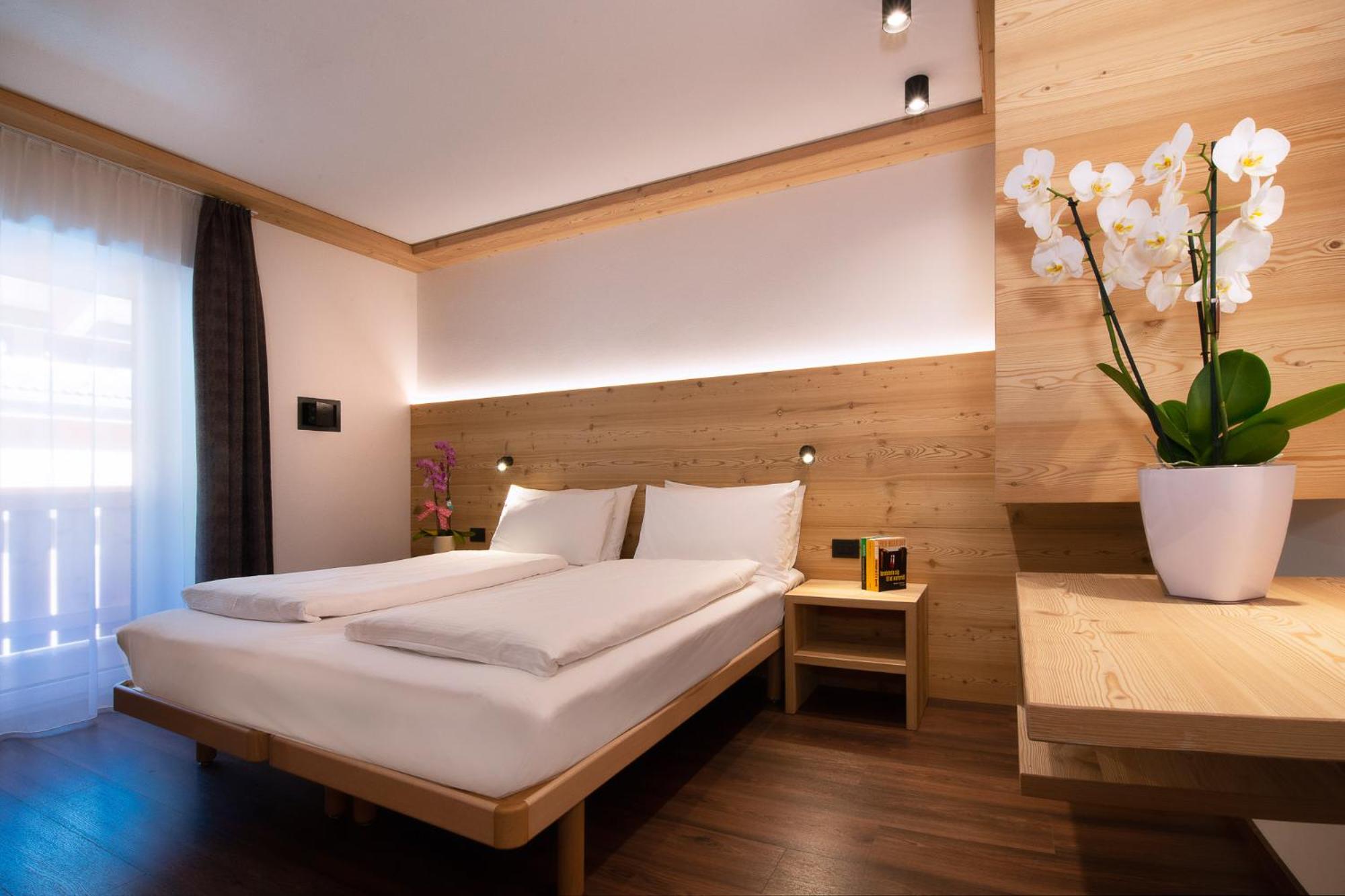 Double or Twin Room with Balcony photo 3