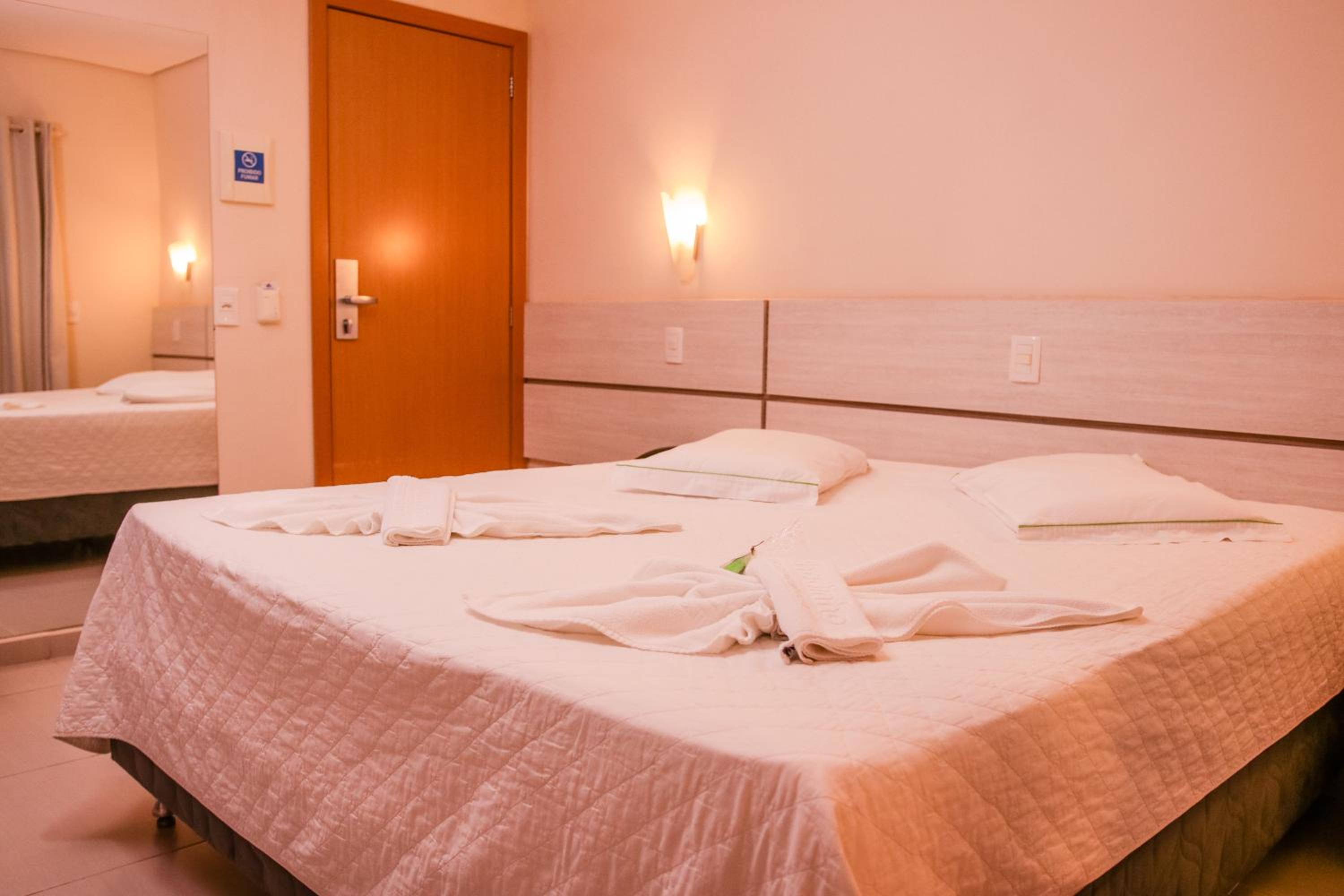 Double or Twin Room with Swimming Pool Access photo 2