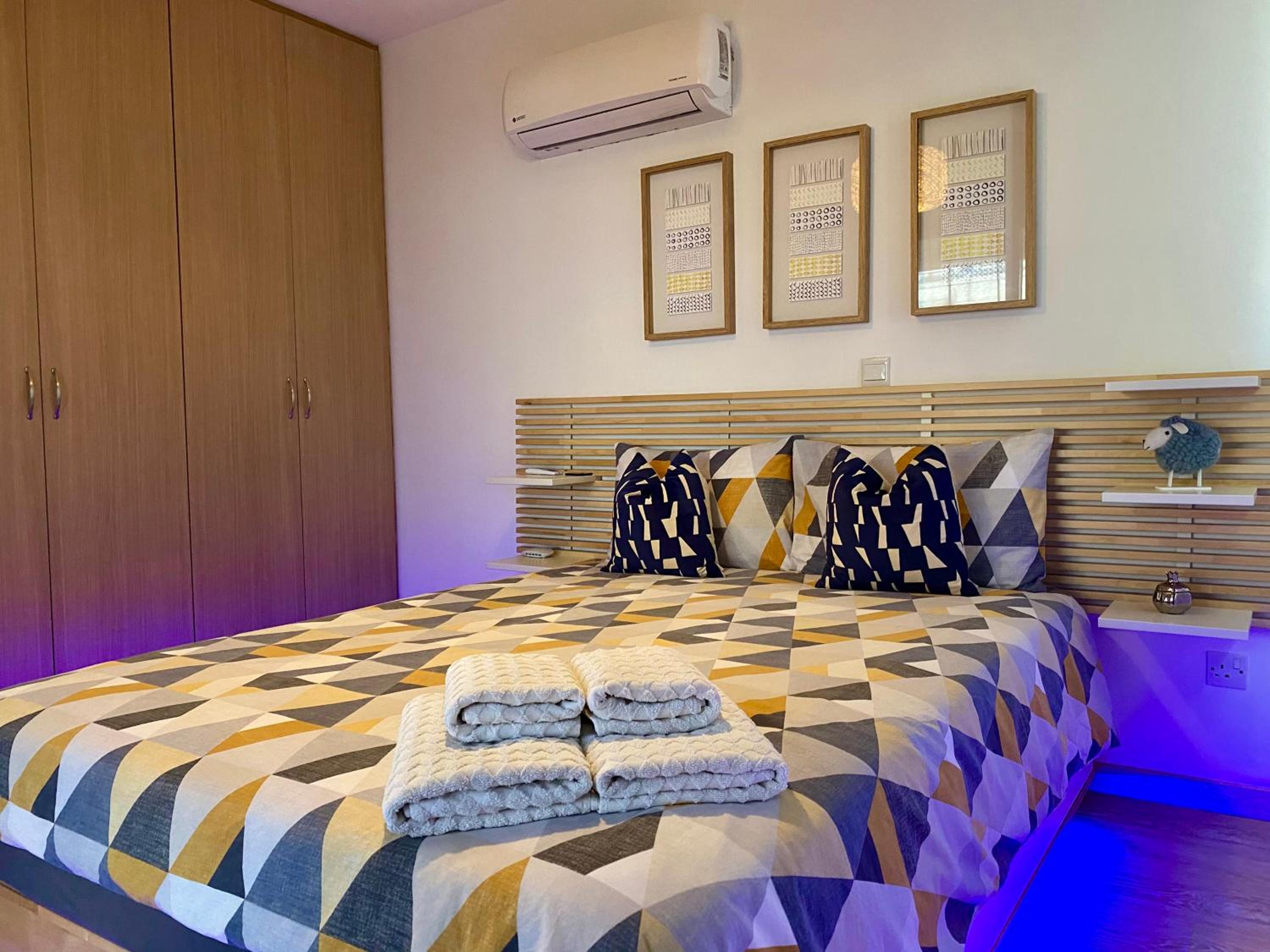 One-Bedroom Apartment - Photo 1