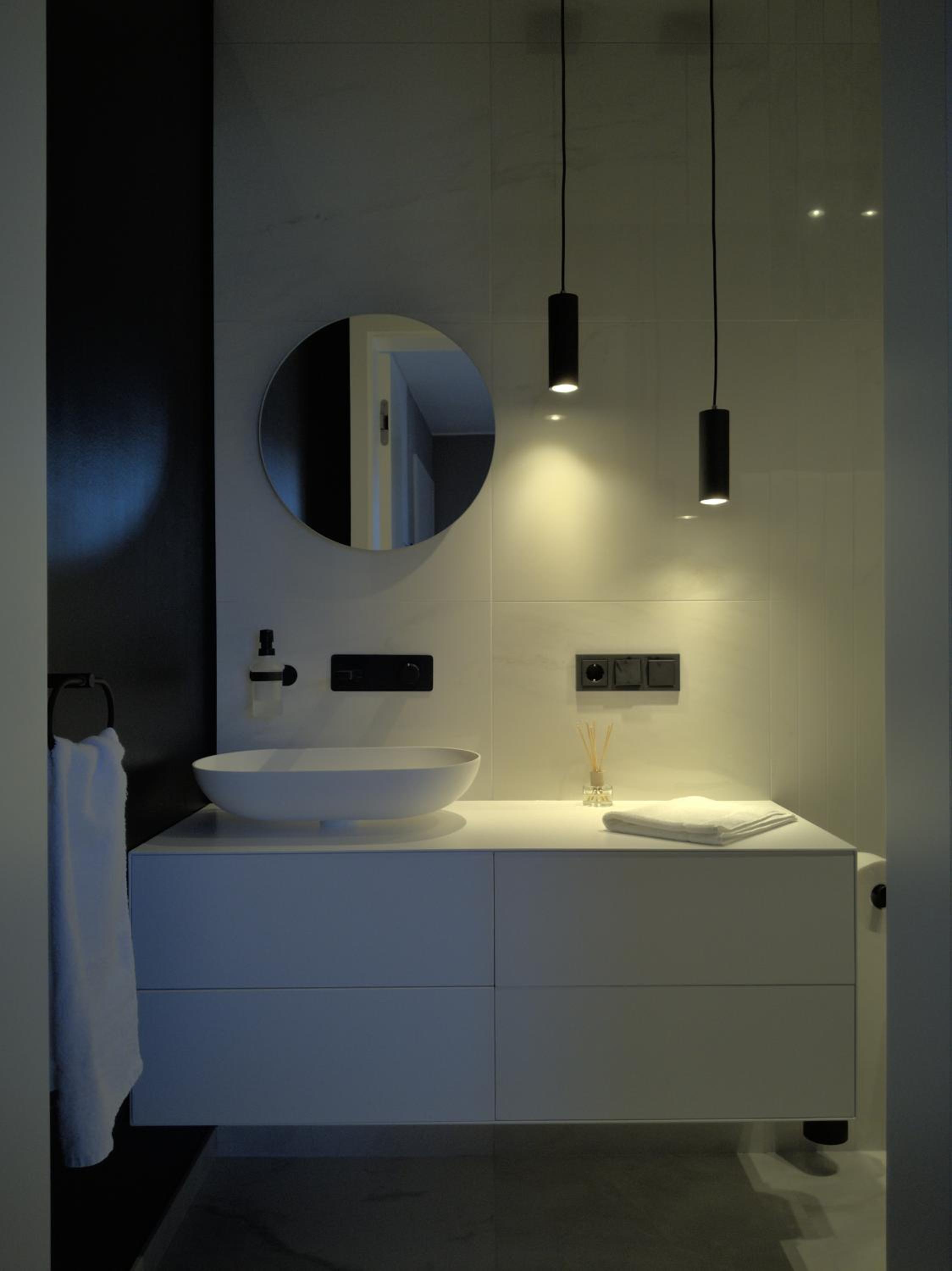 One-Bedroom Apartment with Balcony - Photo 12