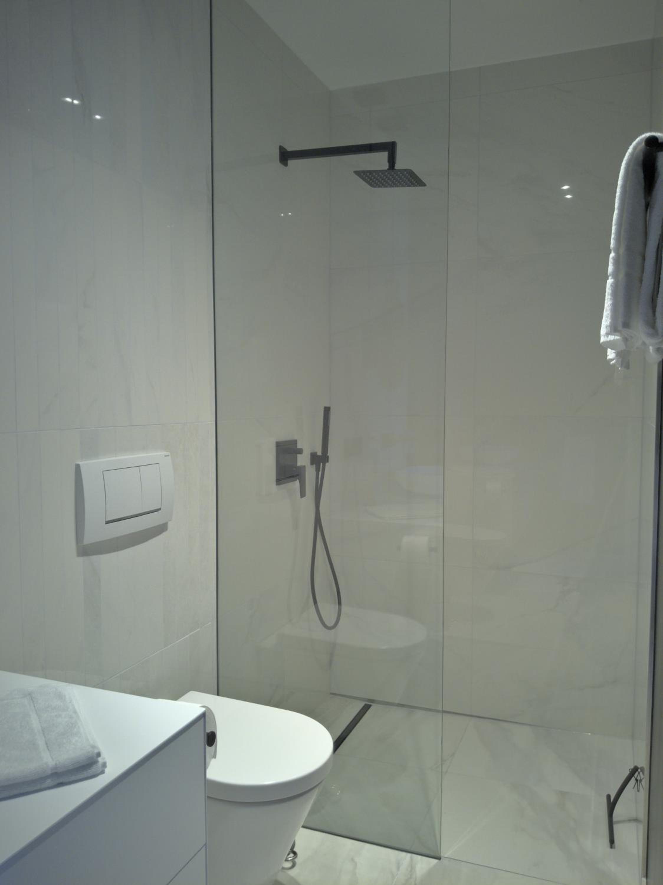 One-Bedroom Apartment with Balcony - Photo 4
