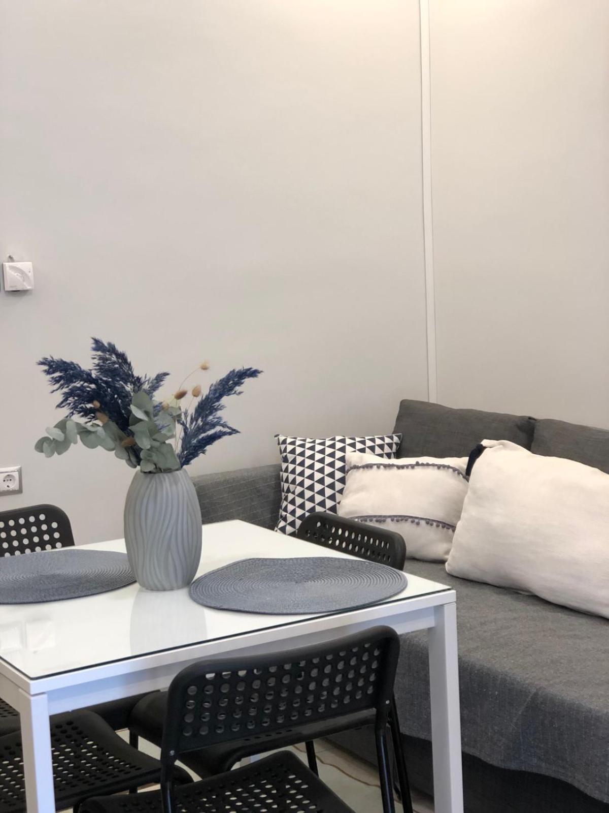 One-Bedroom Apartment - Photo 3
