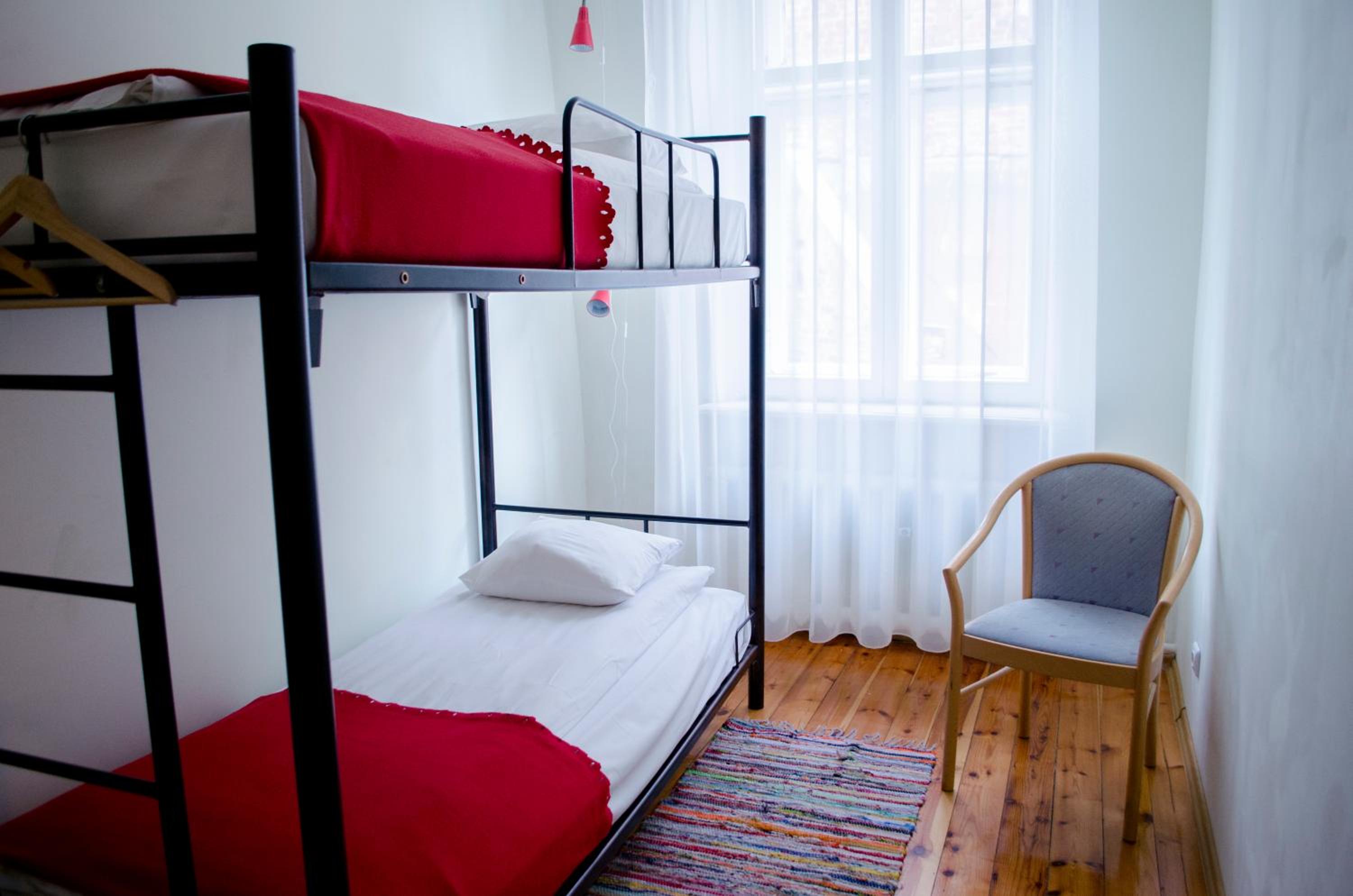 Twin Room - Photo 2