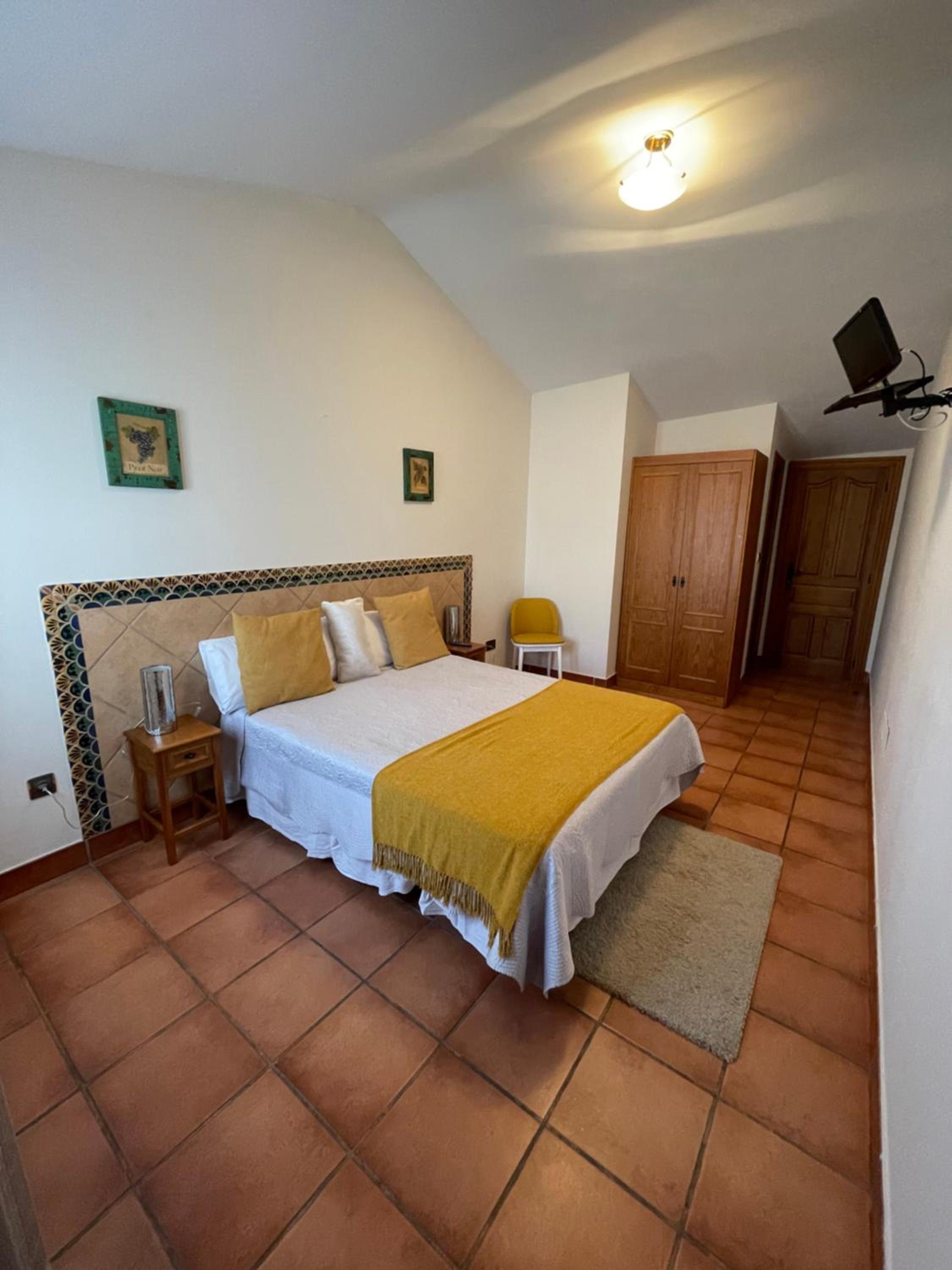 Triple Room - Photo 2