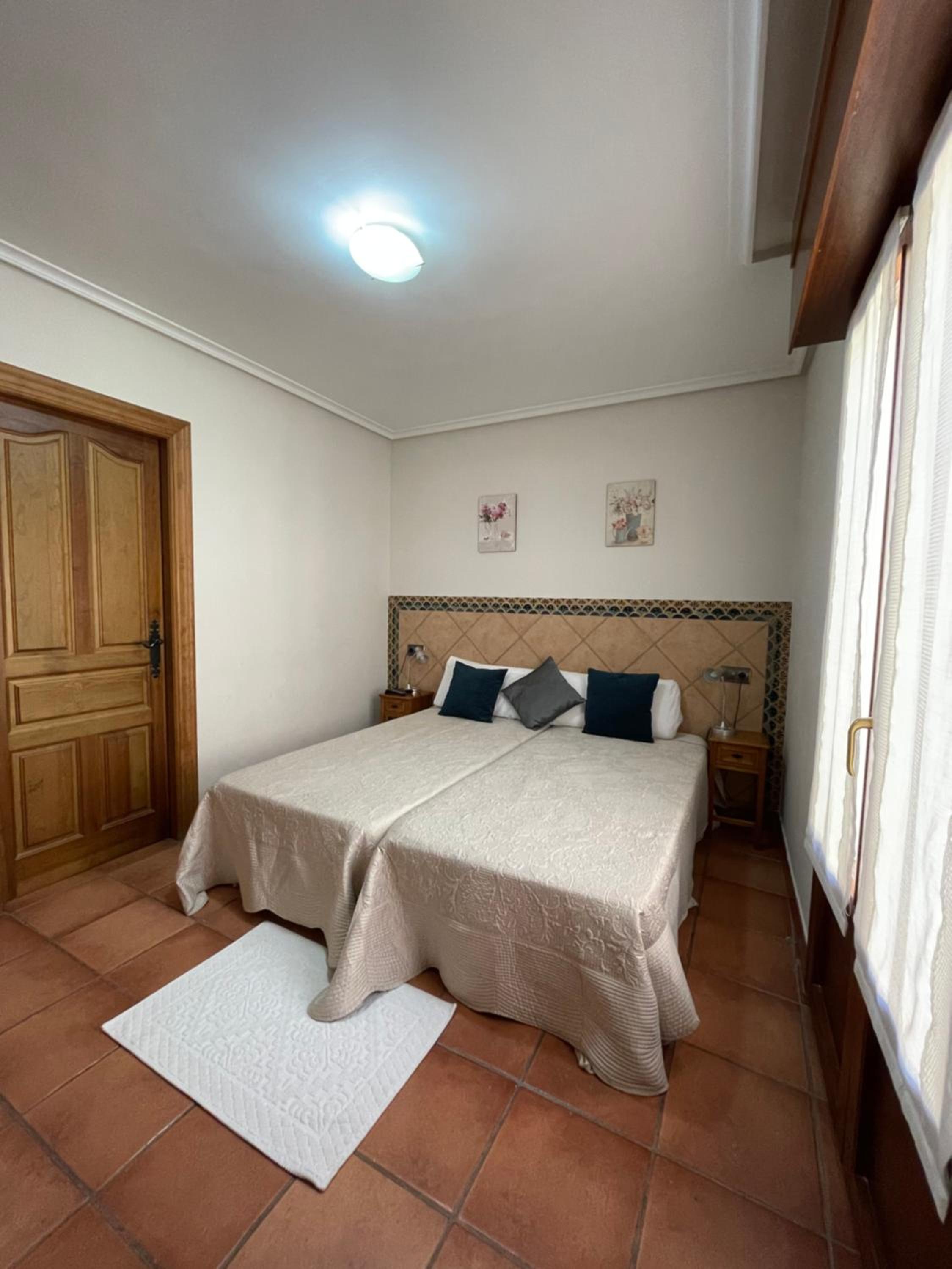 Double or Twin Room with Balcony - Photo 1