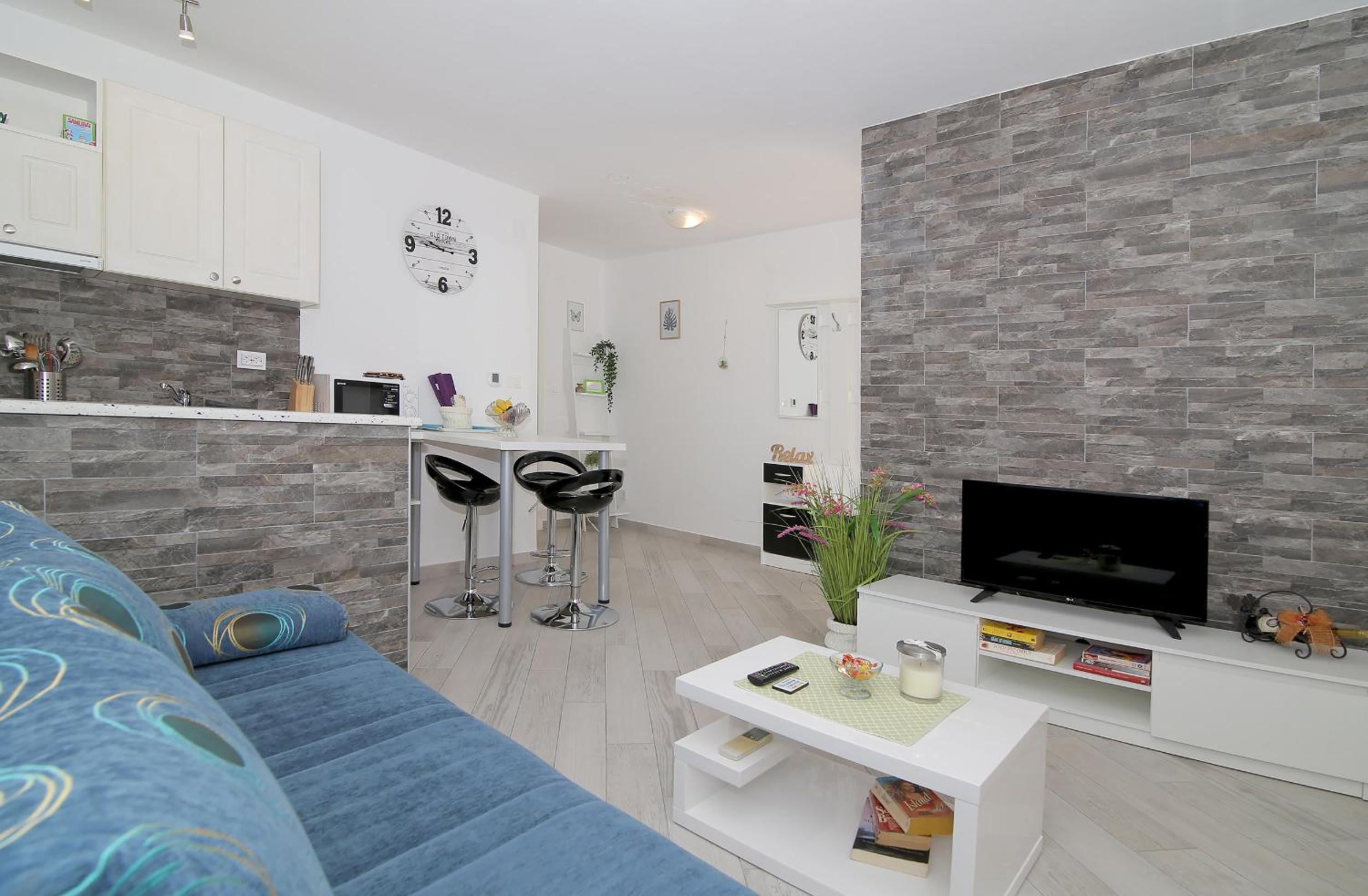 One-Bedroom Apartment with Terrace