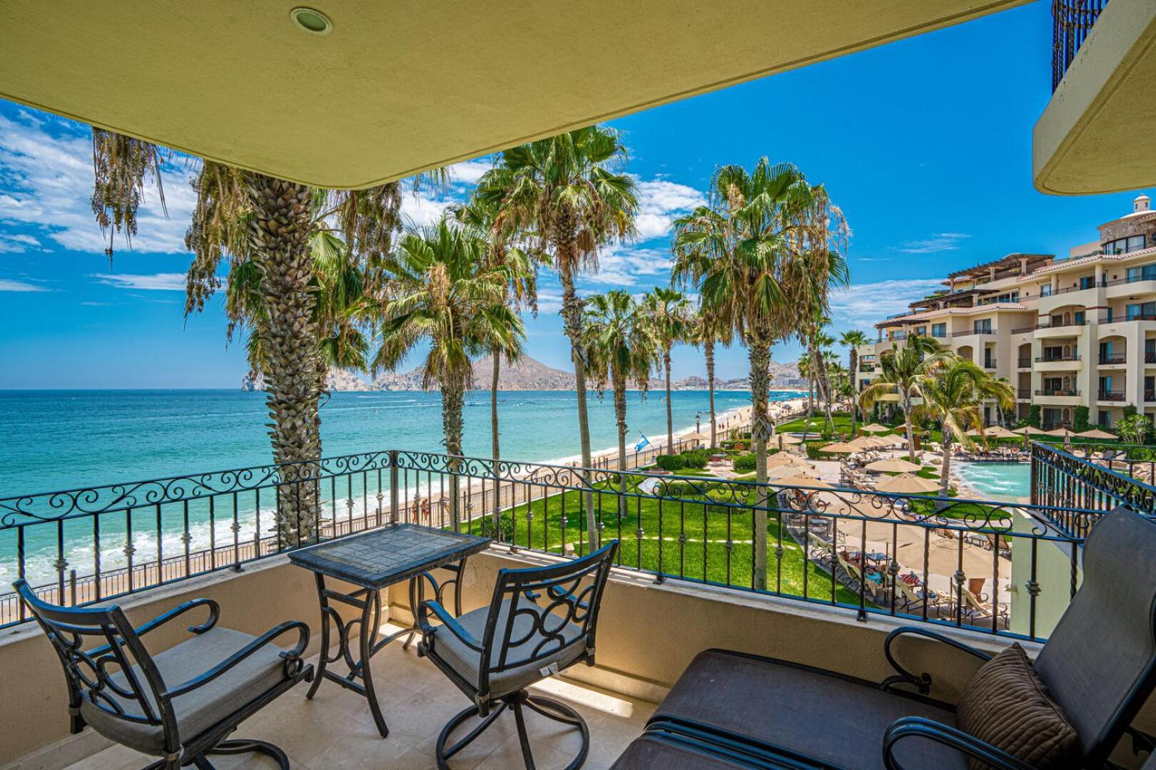 Beachfront Three Bedrooms 2nd Floor photo 3