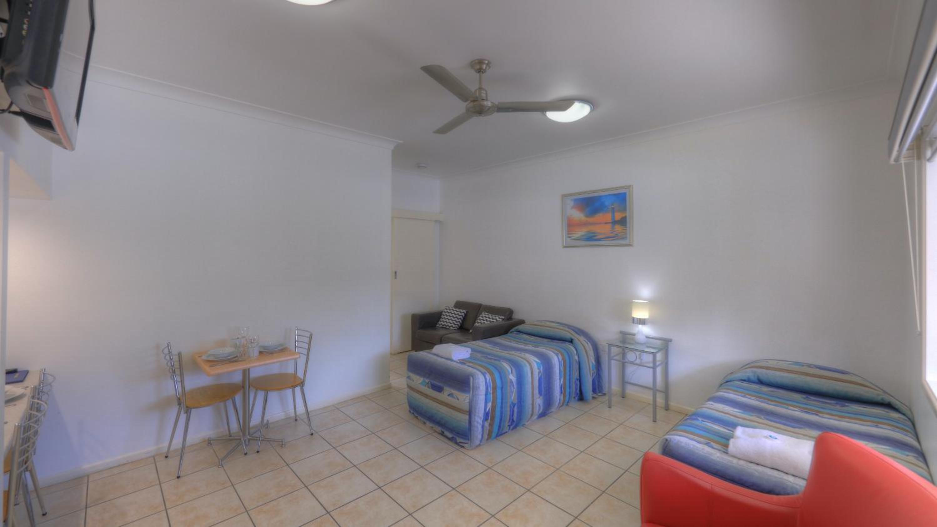 Deluxe Family Room photo 3