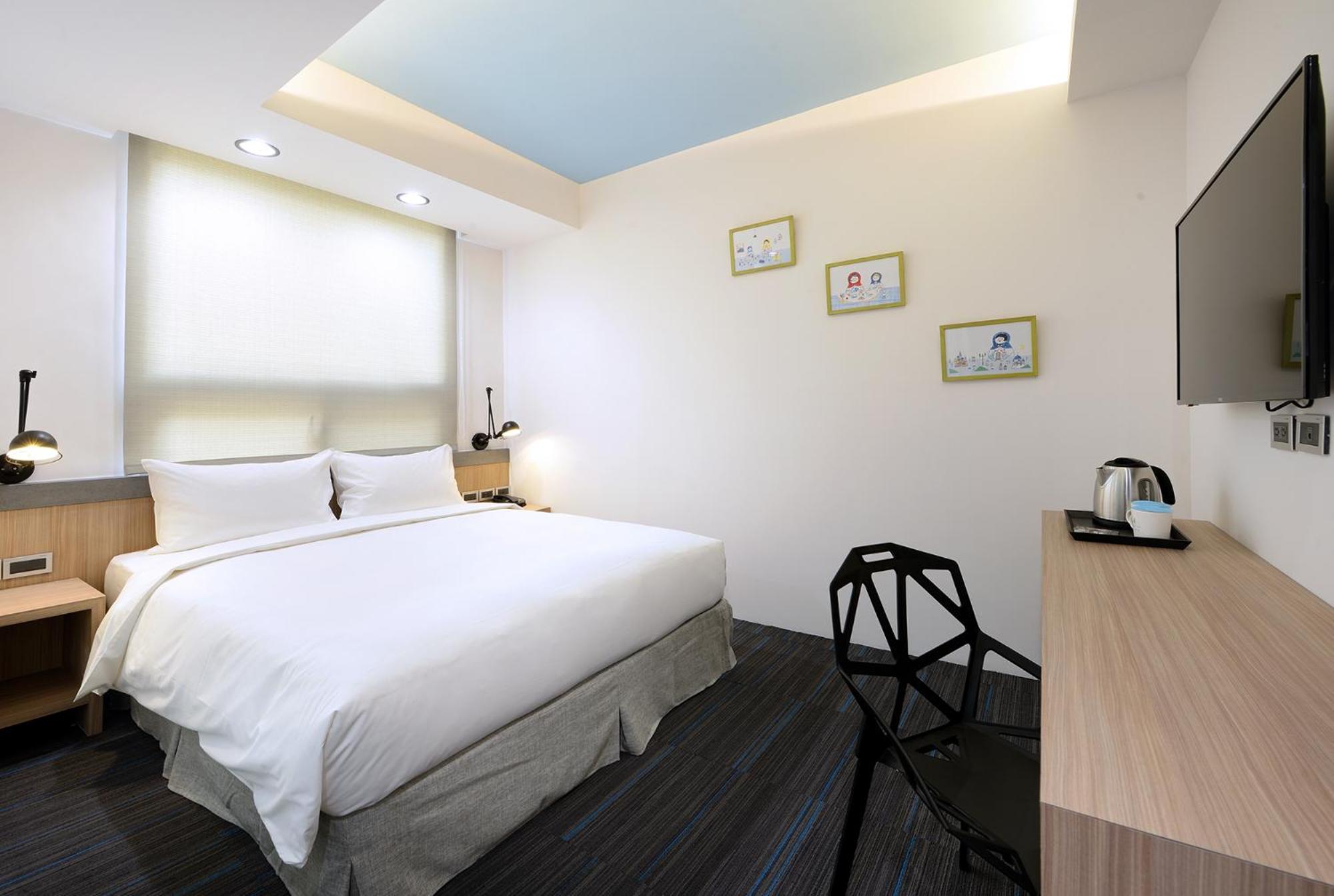 Adjoining Quadruple and Double Rooms