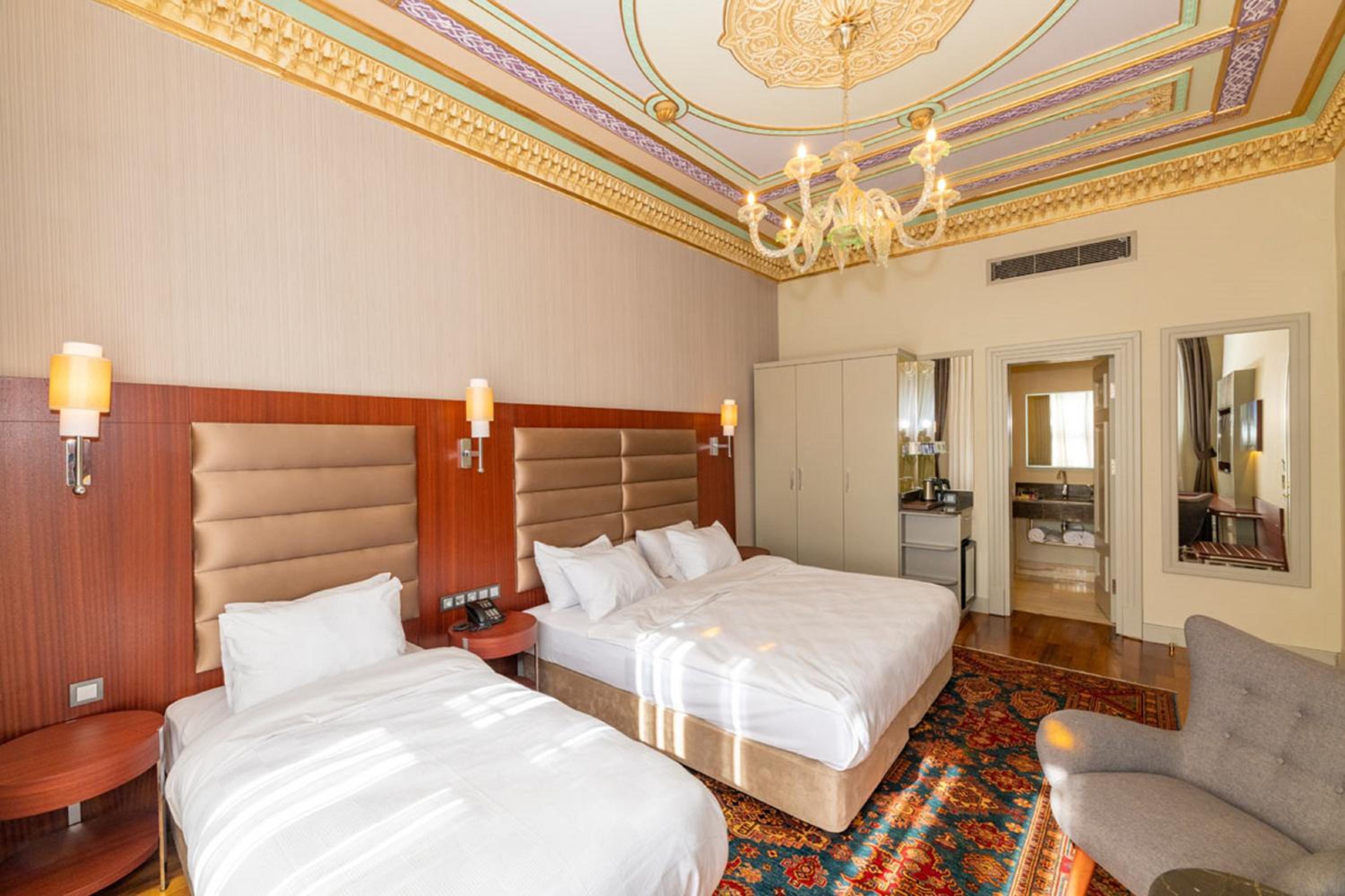 Deluxe Triple Room photo 3