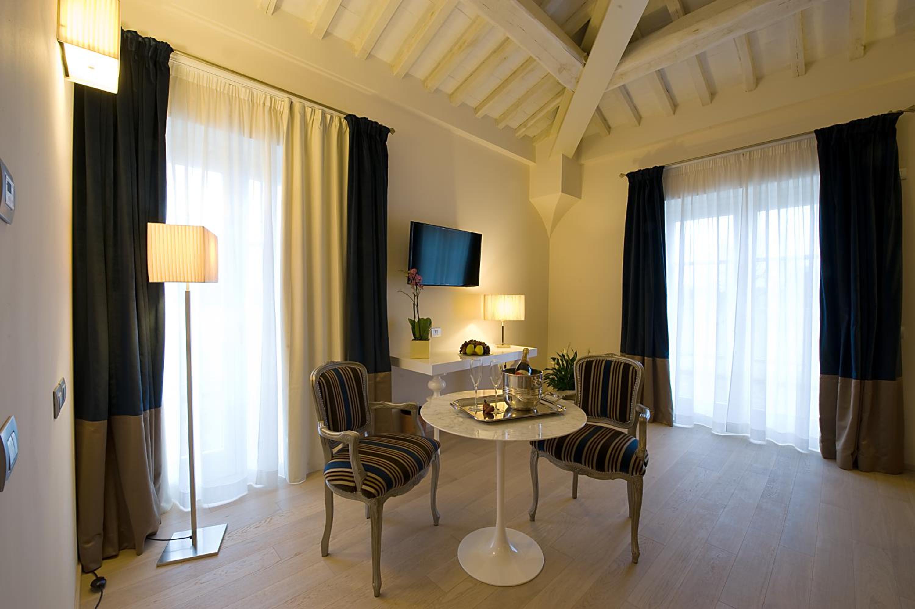 Junior Suite - Photo 8