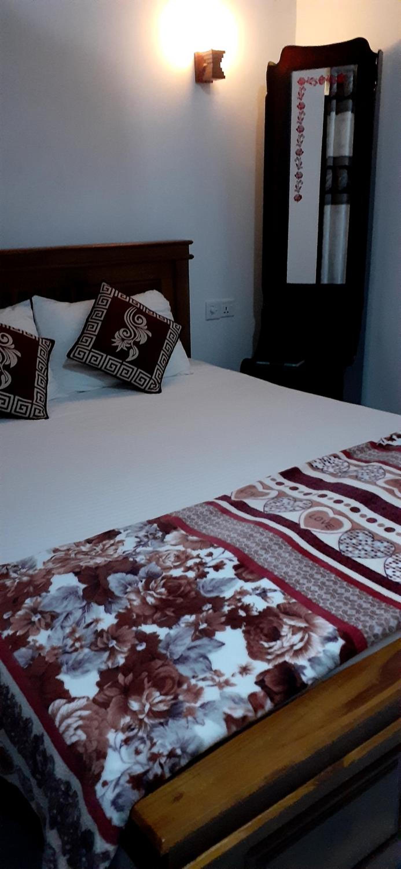 Double Room with Ella Rock View - Top Floor photo 2
