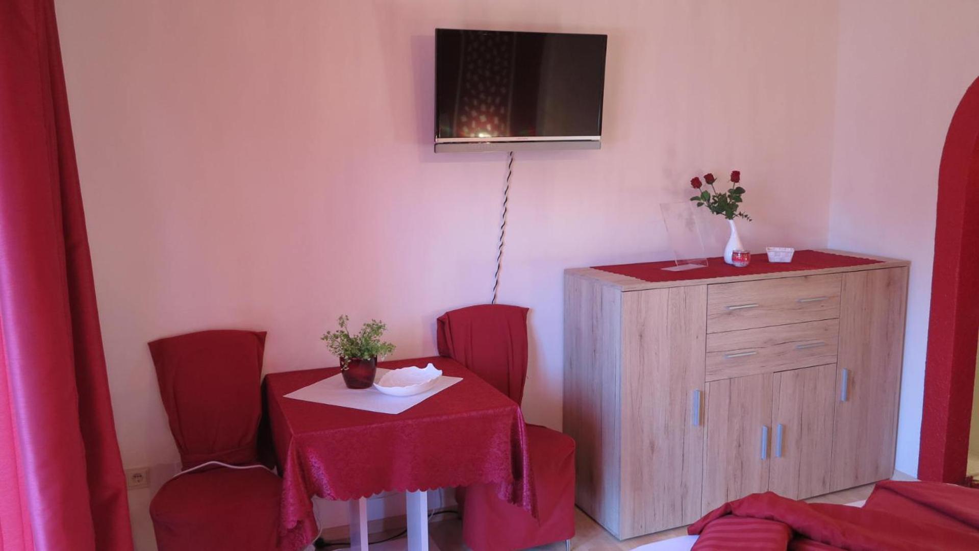 Double Room with Terrace - Photo 4