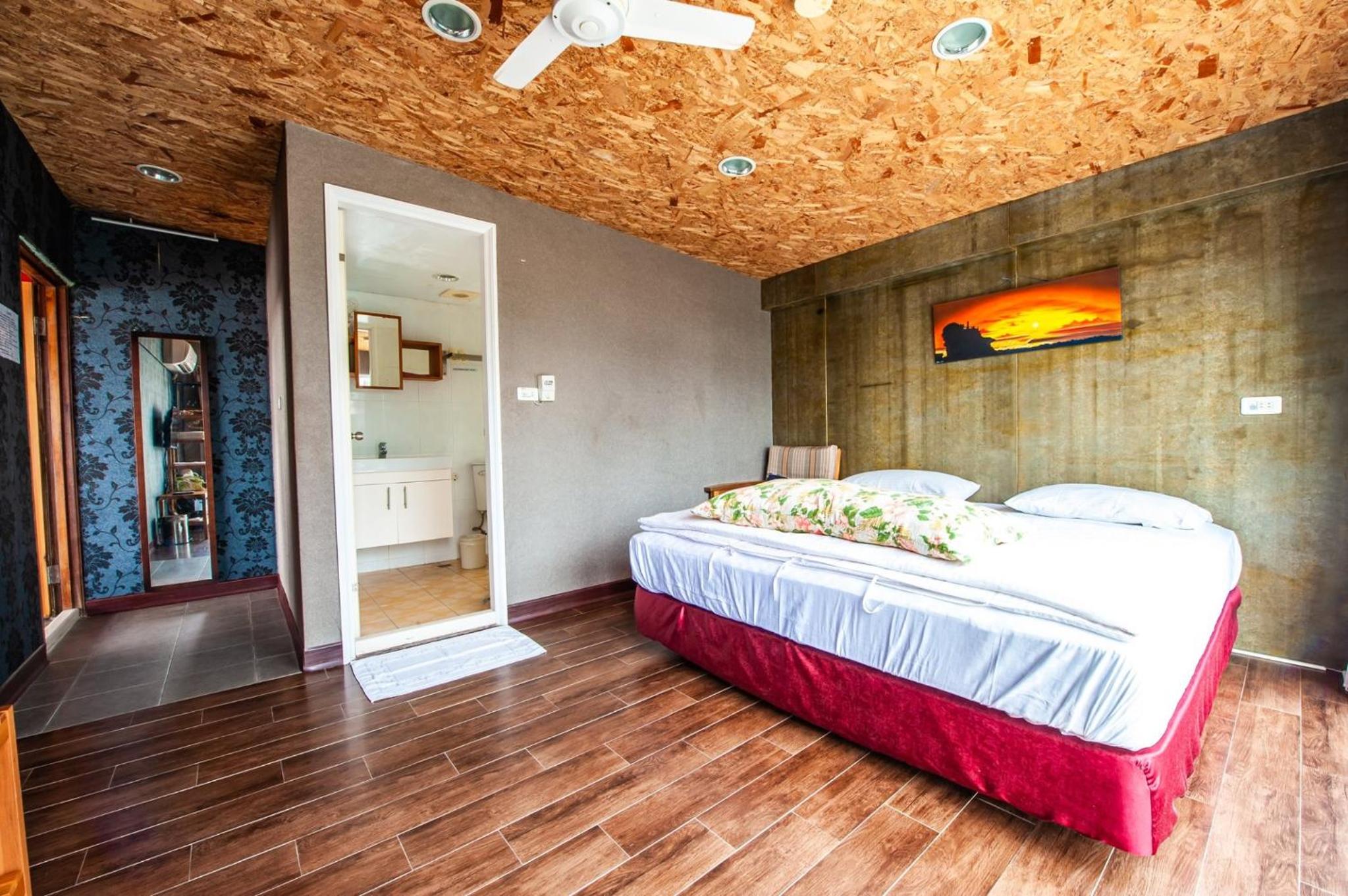 Standard Queen Room with Sea View photo 3