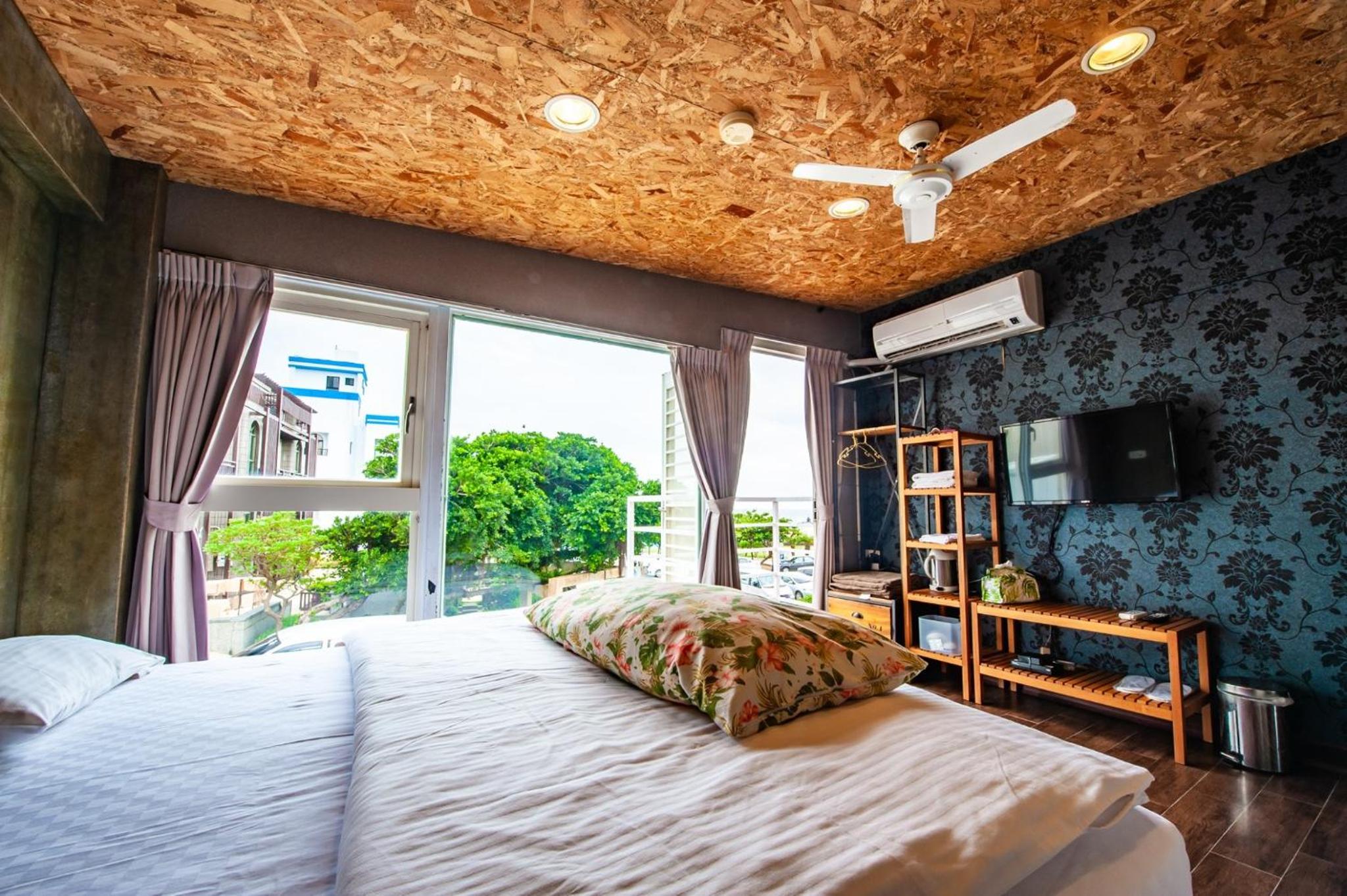Standard Queen Room with Sea View photo 2