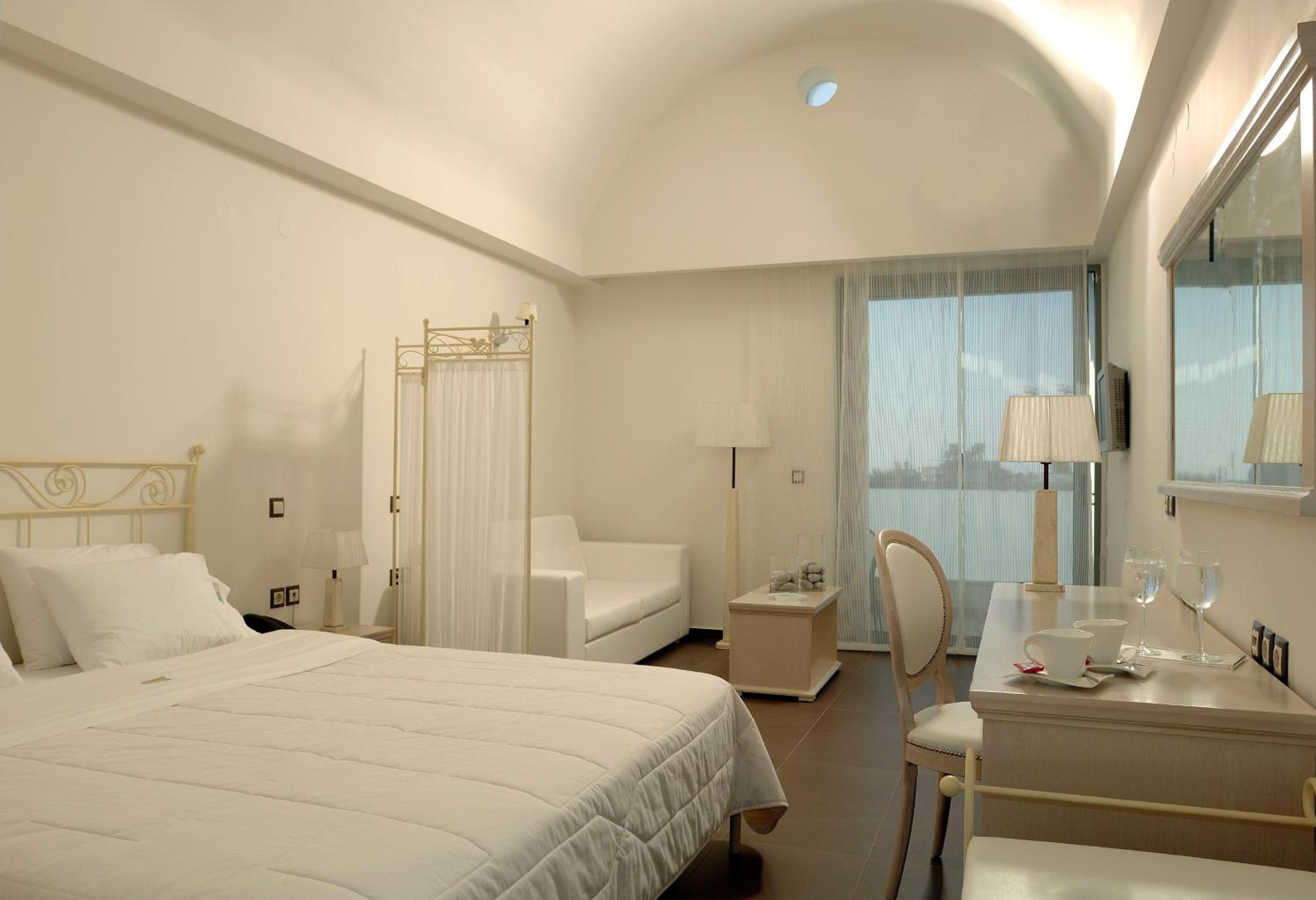 Deluxe Suite - Photo 1