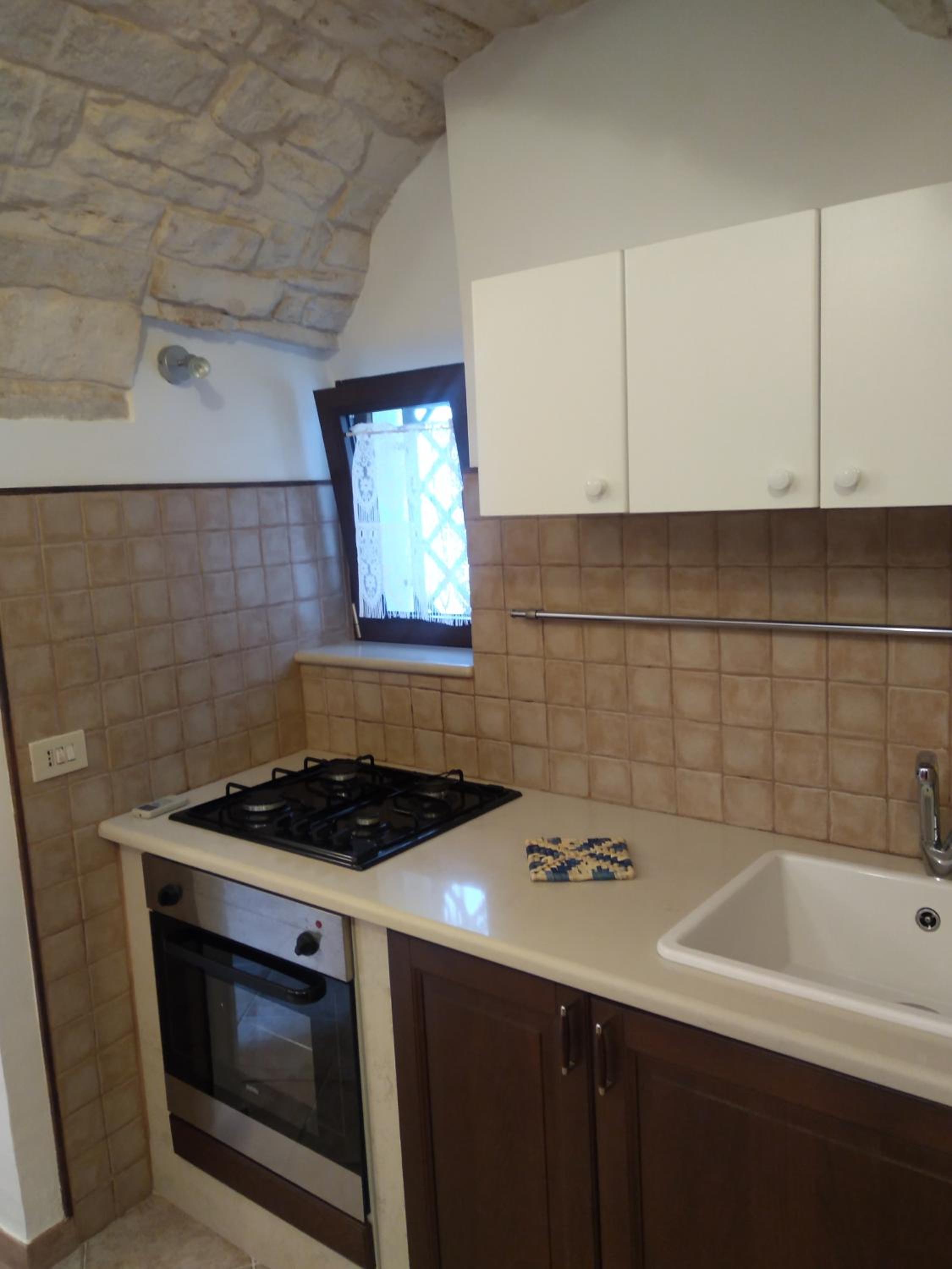 One-Bedroom Apartment - Photo 5