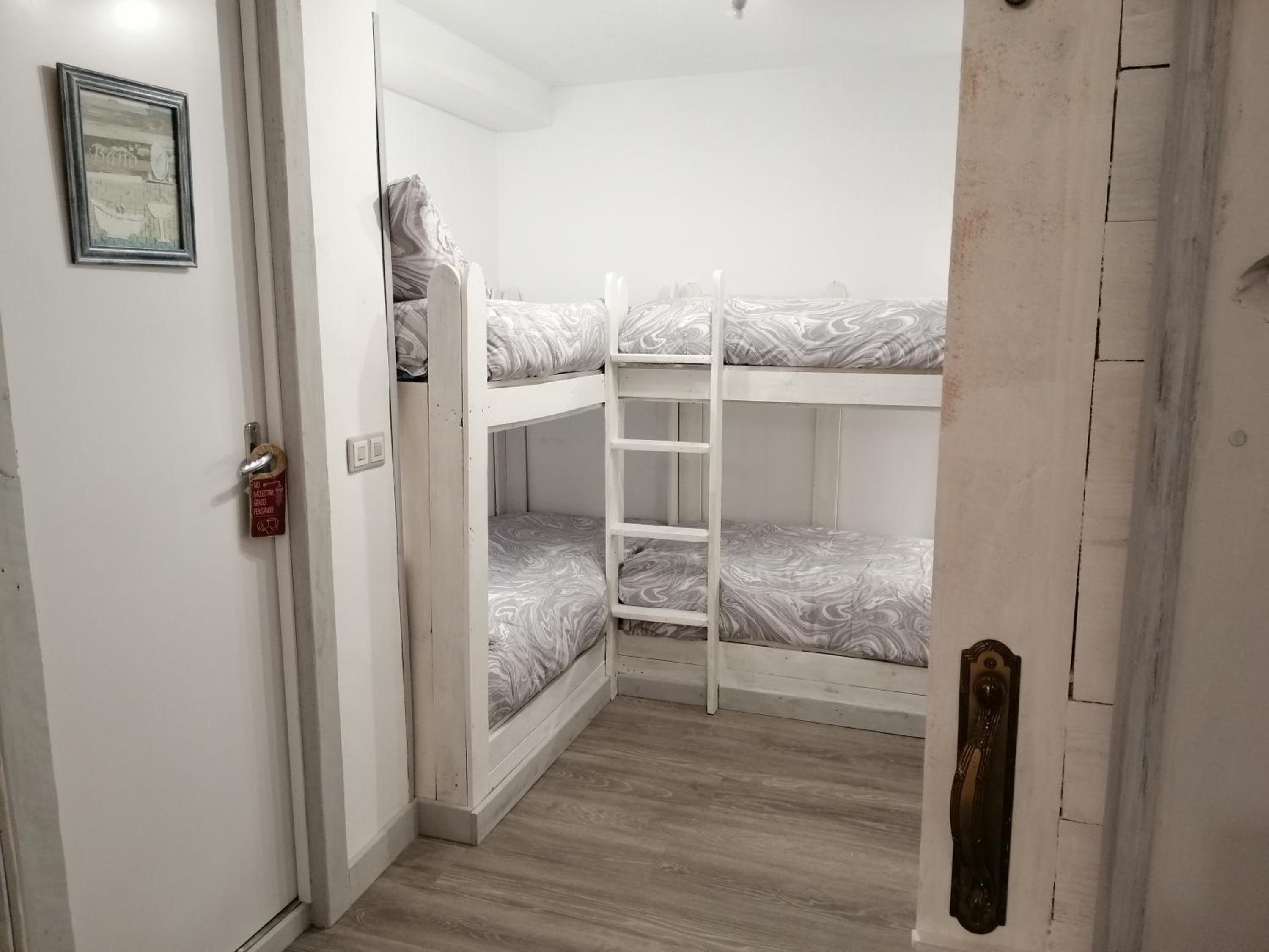 Habitación Familiar con Baño Privado