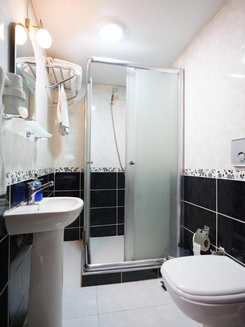 Standard Triple Room photo 2