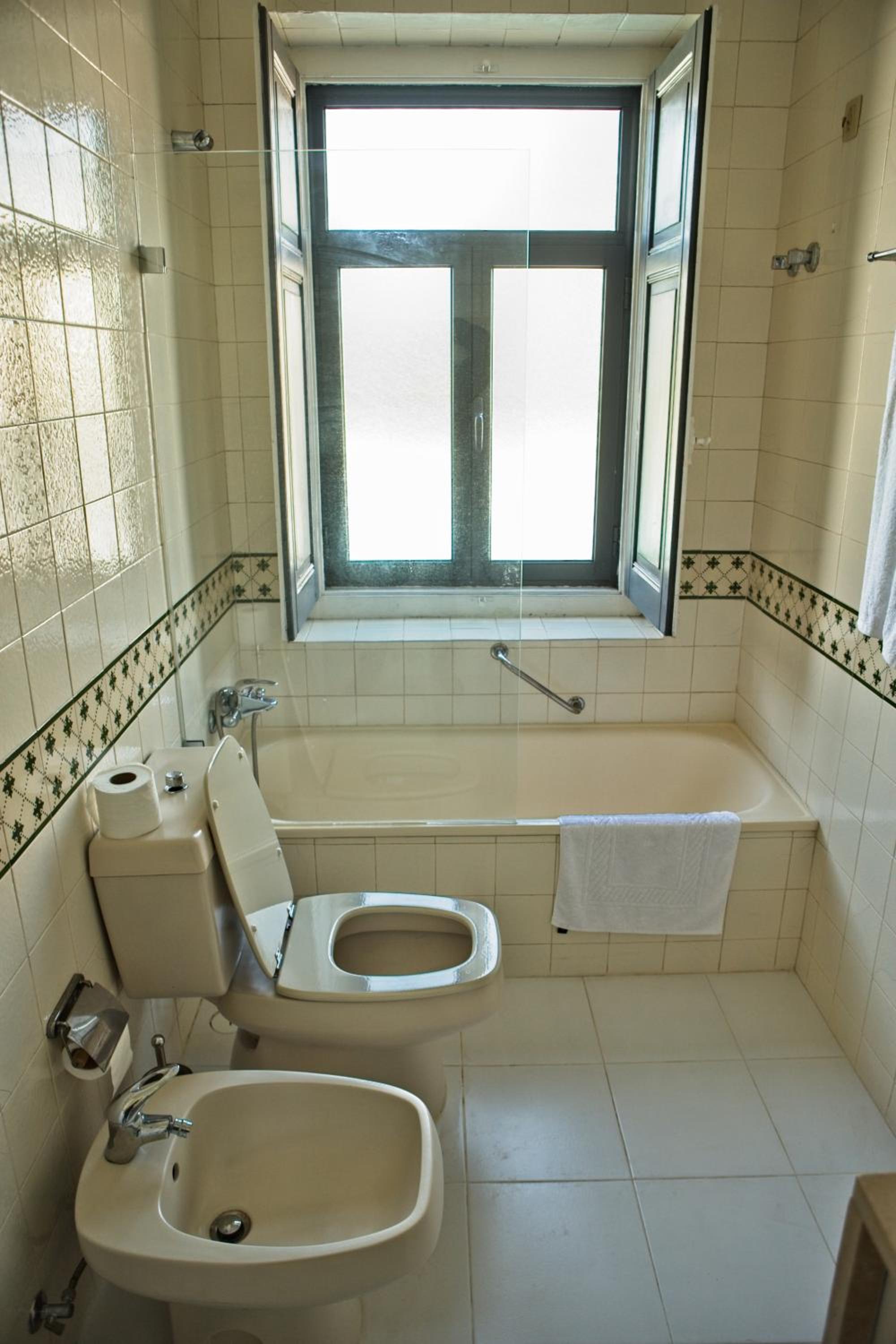 Double Room - Photo 5