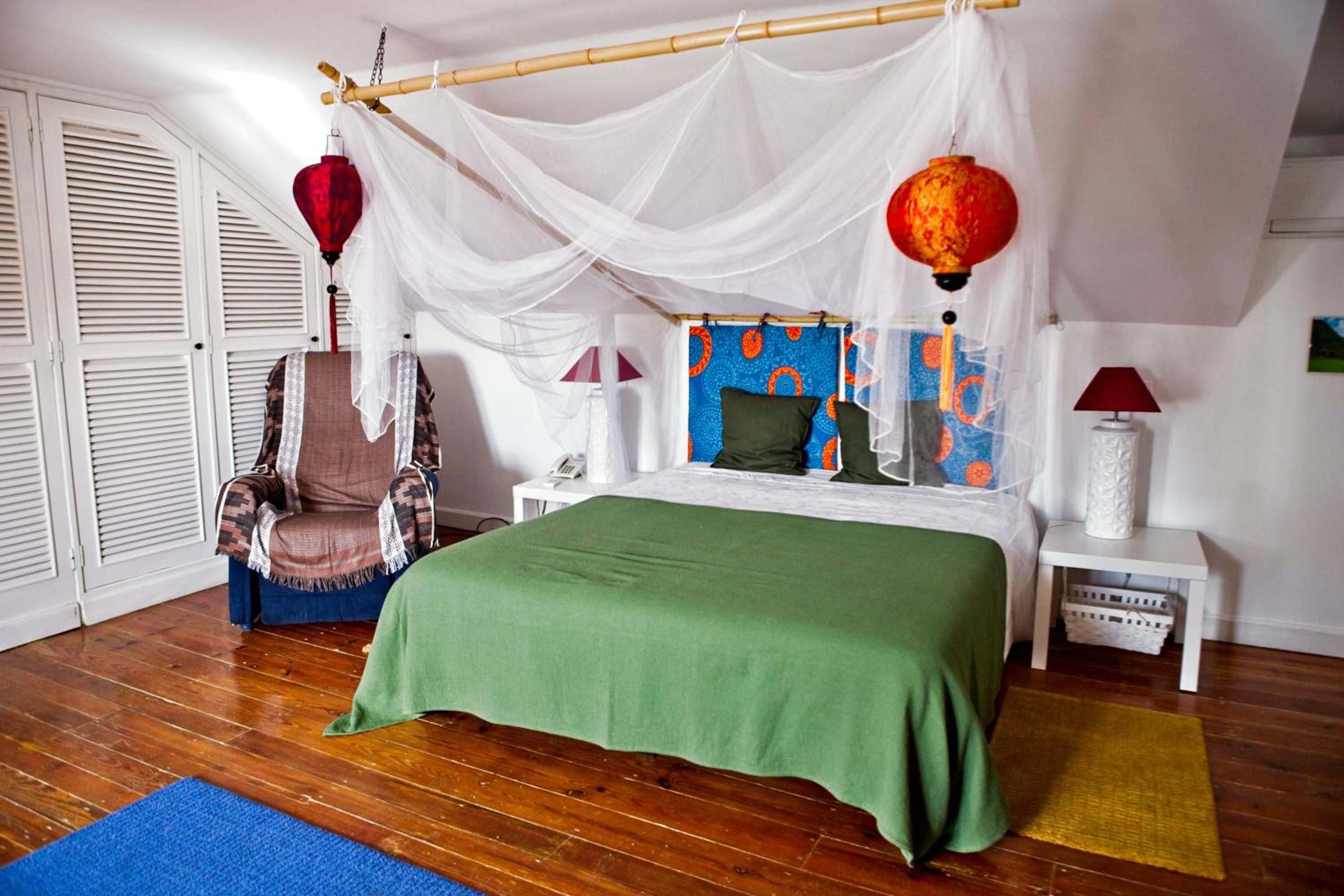 Deluxe Double Room (2 Adults + 1 Child) - Photo 3