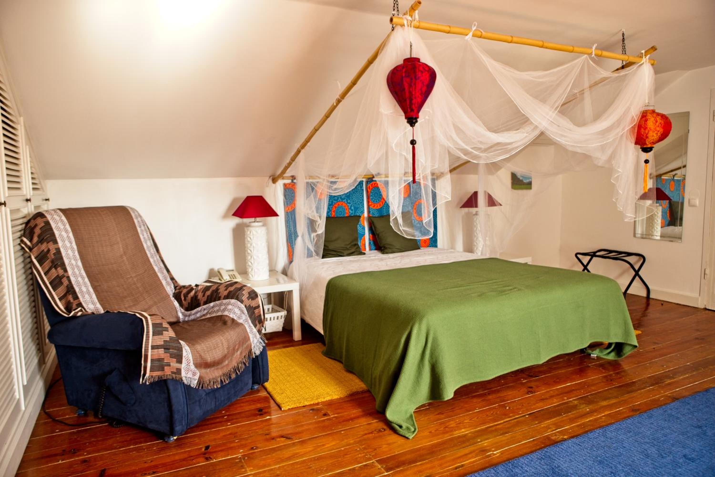 Deluxe Double Room (2 Adults + 1 Child) - Photo 2
