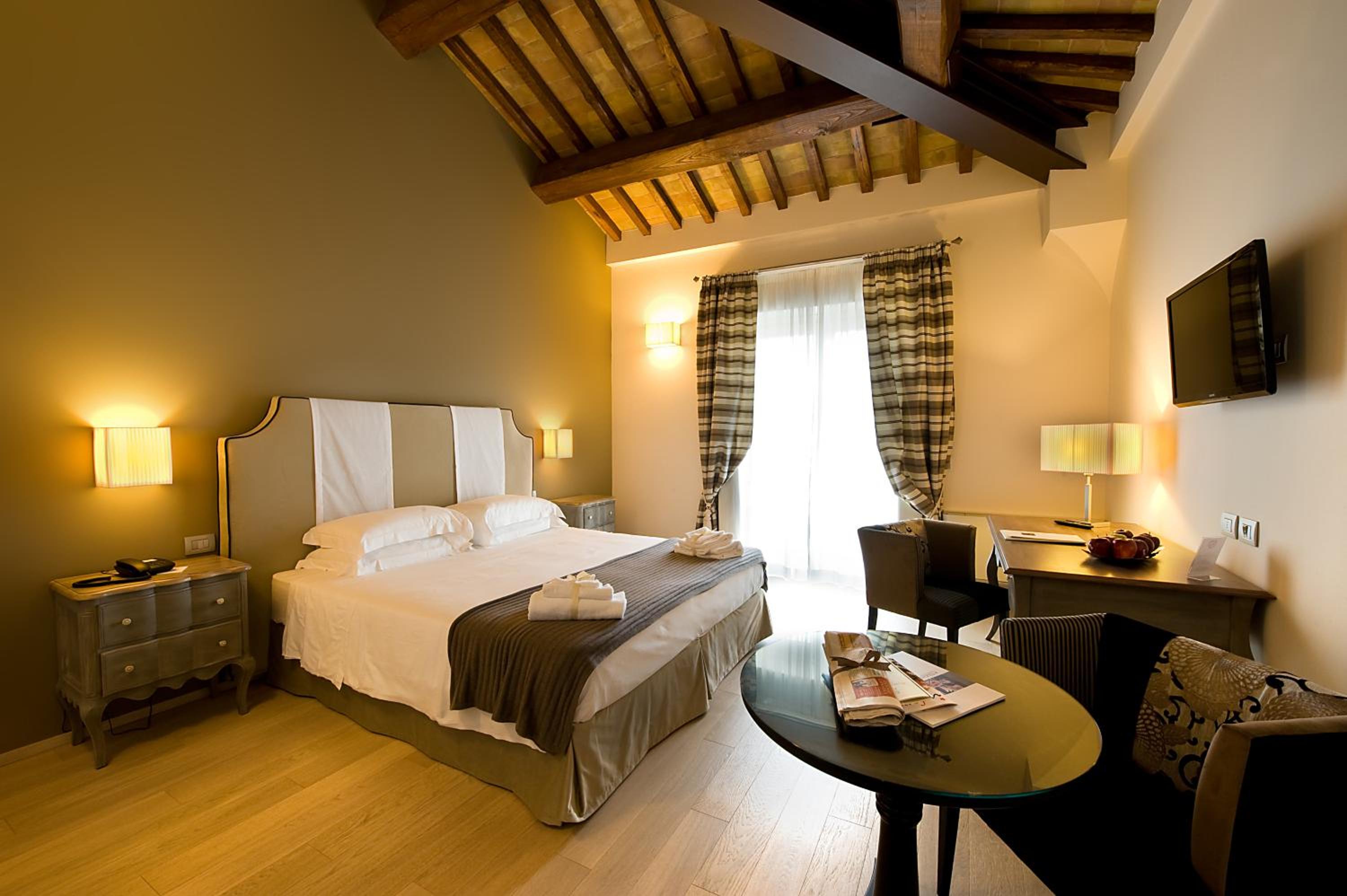 Deluxe Double or Twin Room - Photo 7