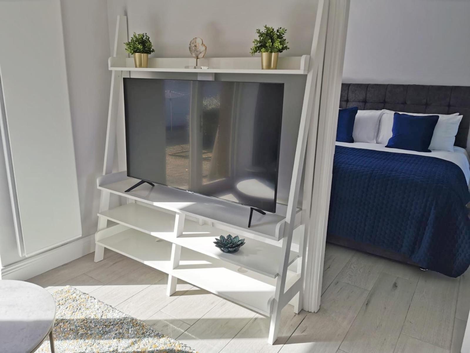 Apartment With Terrace photo 3