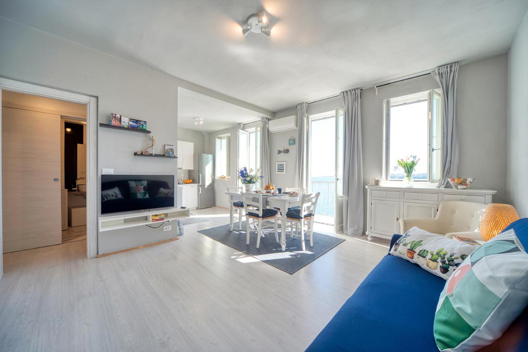 Apartment With Sea View