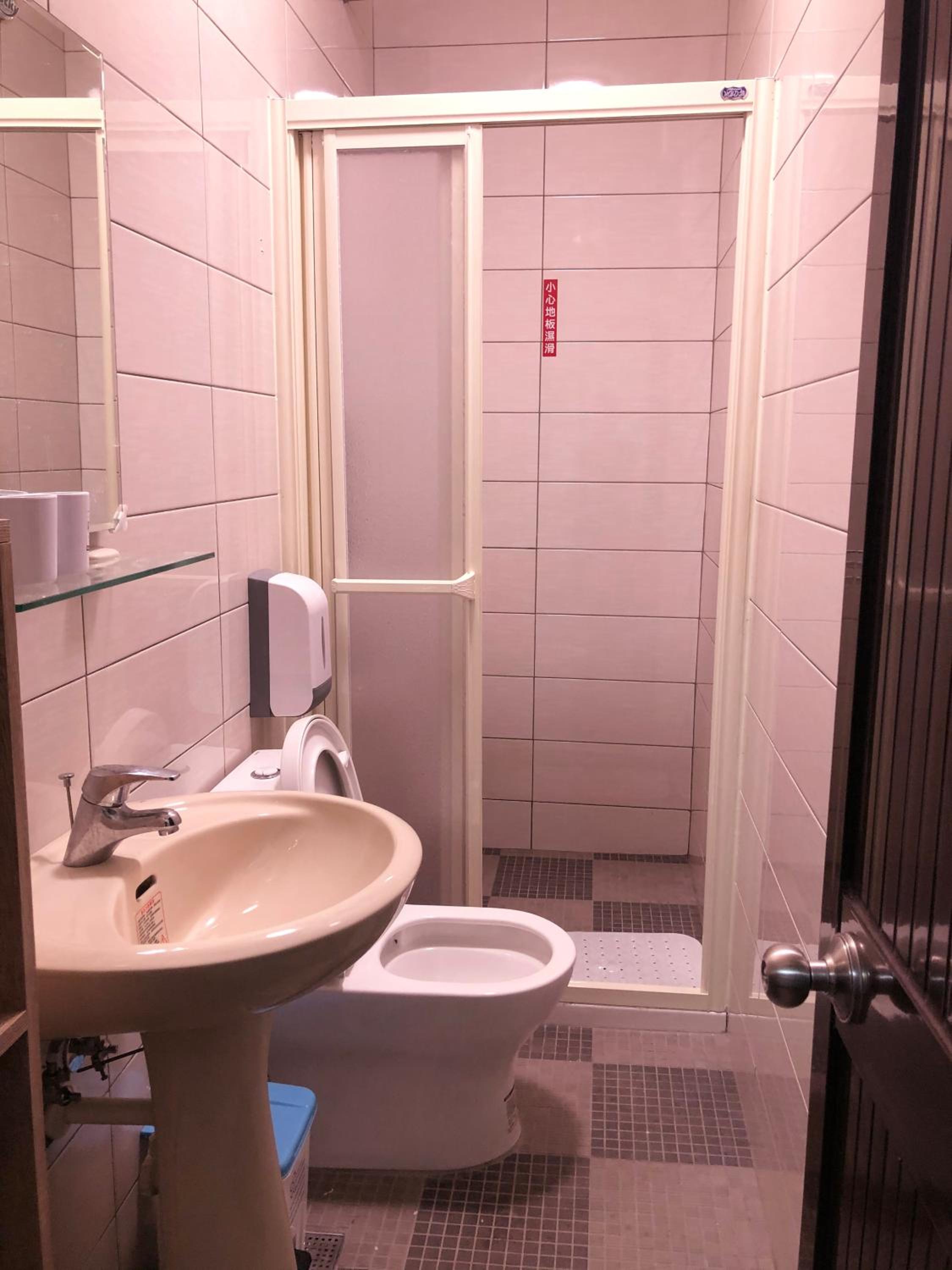 Double Room with Private Bathroom photo 2