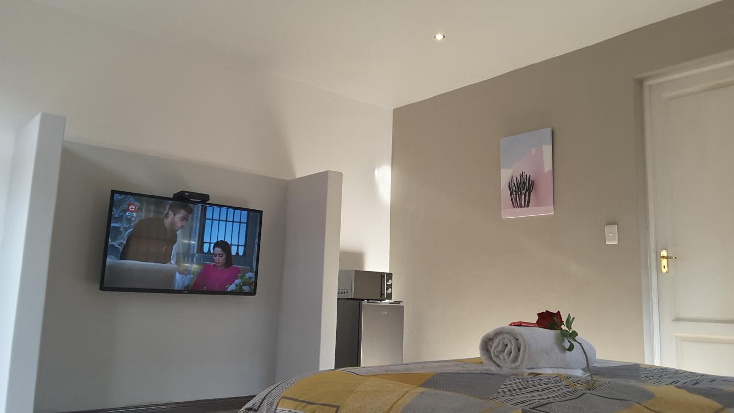 Deluxe Suite - Photo 3