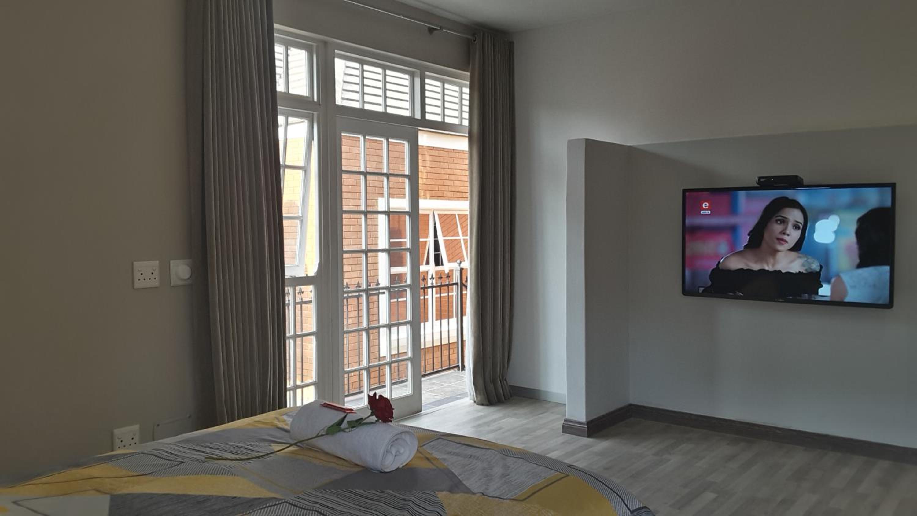 Deluxe Suite - Photo 7