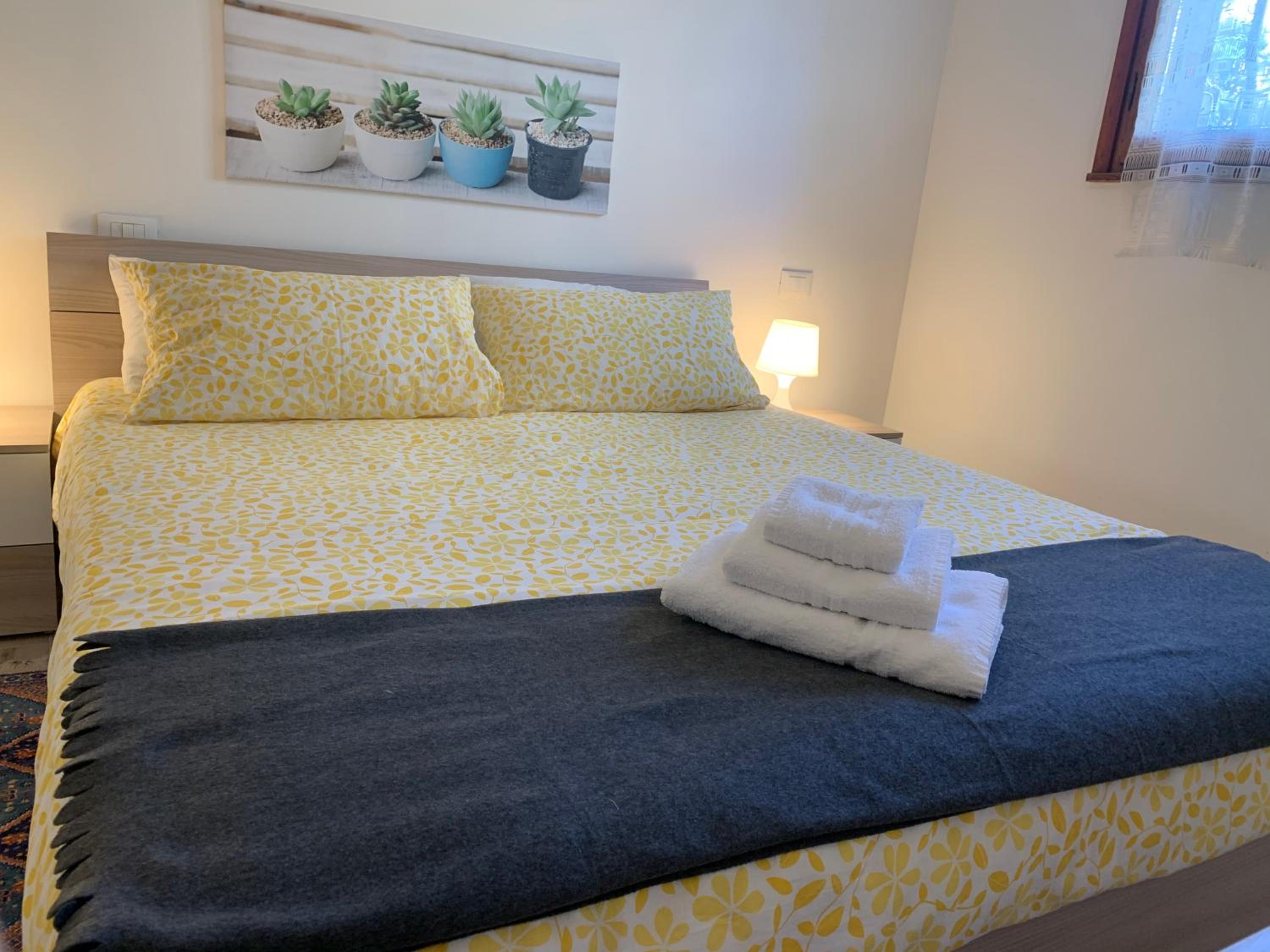 Large Double or Twin Room - Photo 11