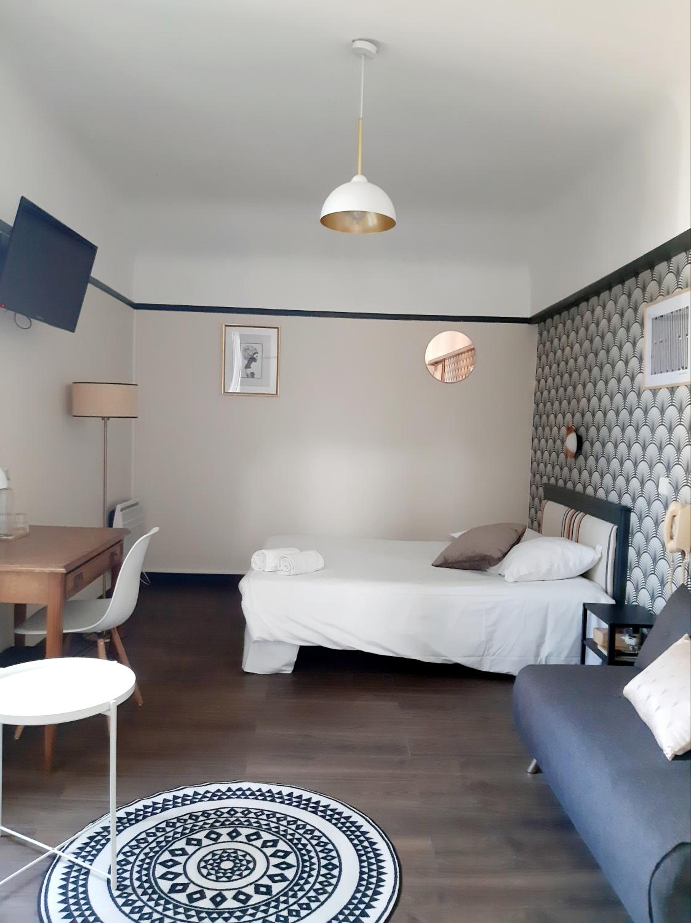 Deluxe Double Room with Shower