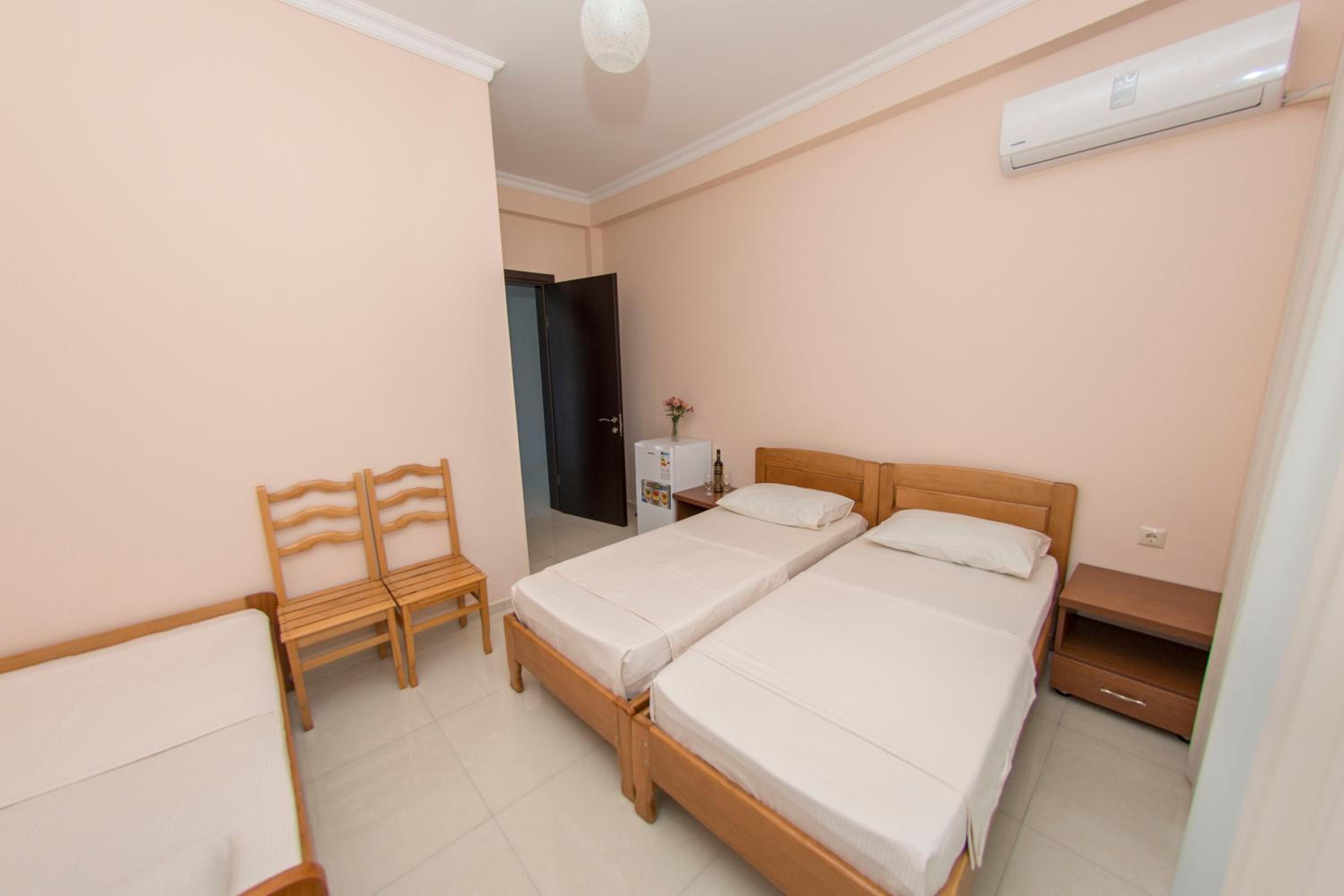Twin Room with Bath photo 1