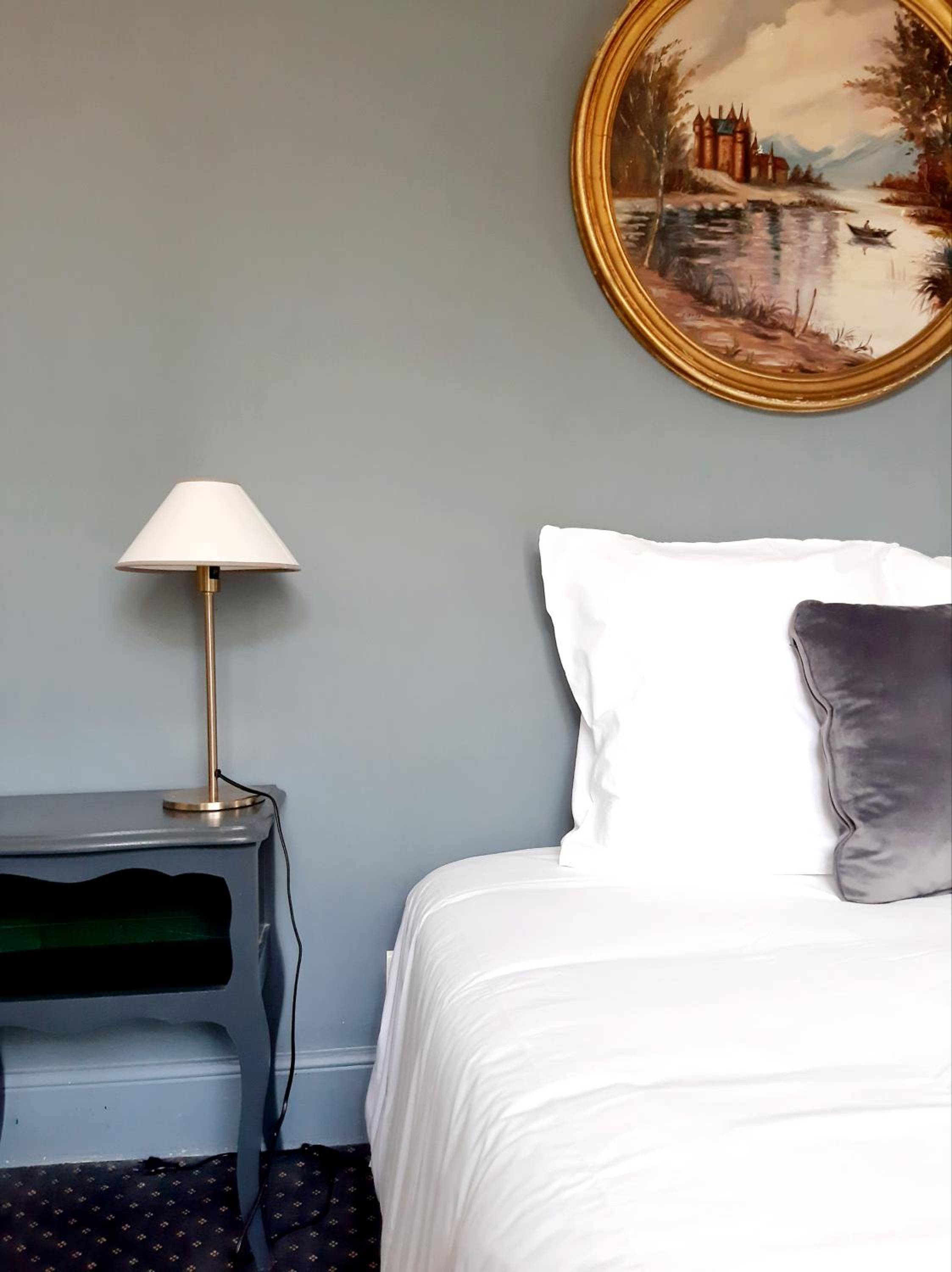 Queen Room with Garden View