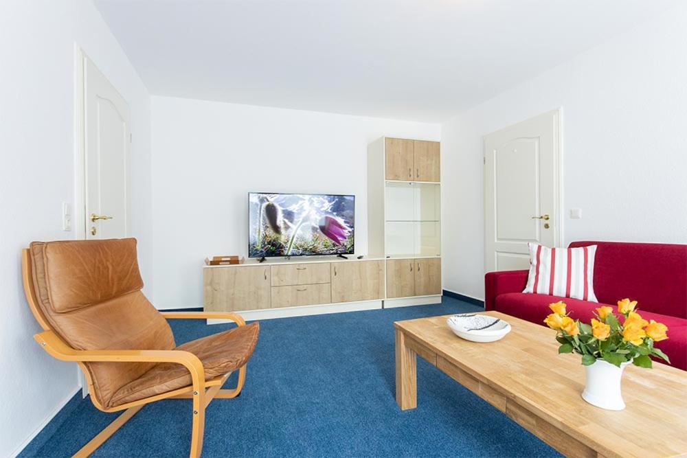 Apartment with Terrace - Photo 11