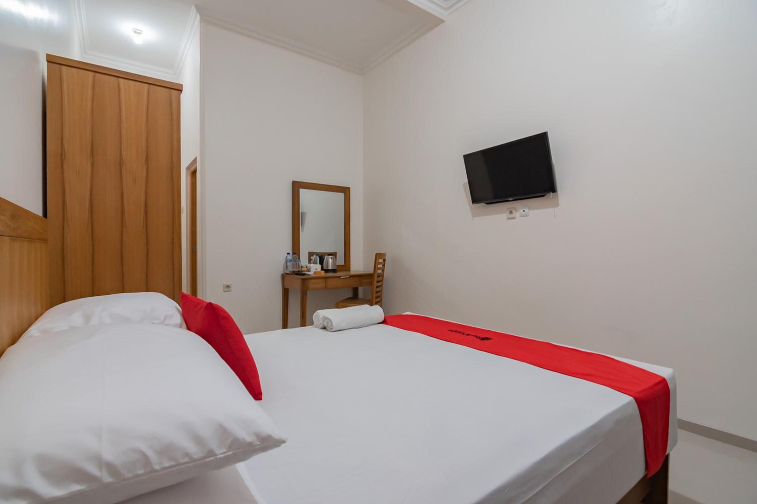 Double Room - Photo 8