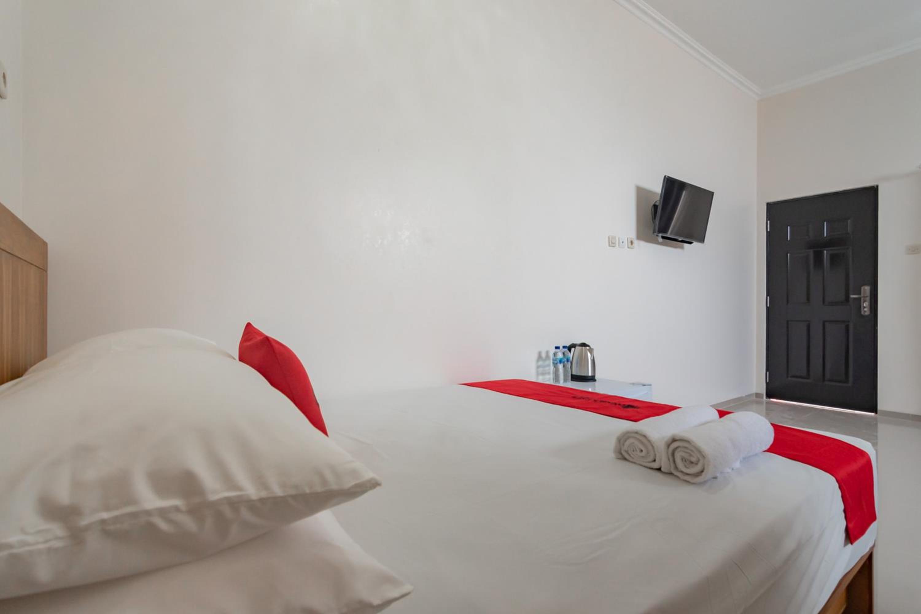 Deluxe Room - Photo 6