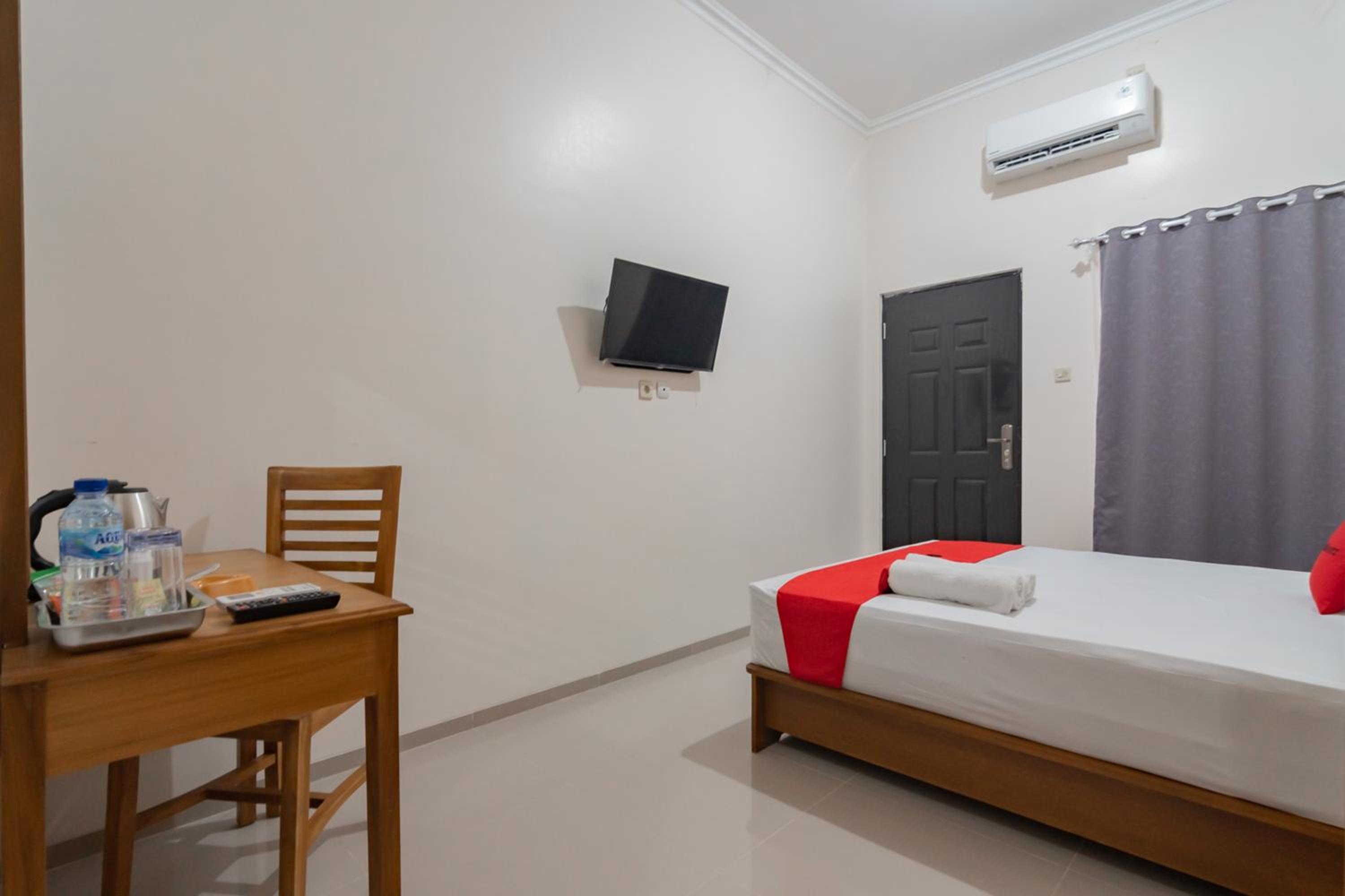 Deluxe Room - Photo 8