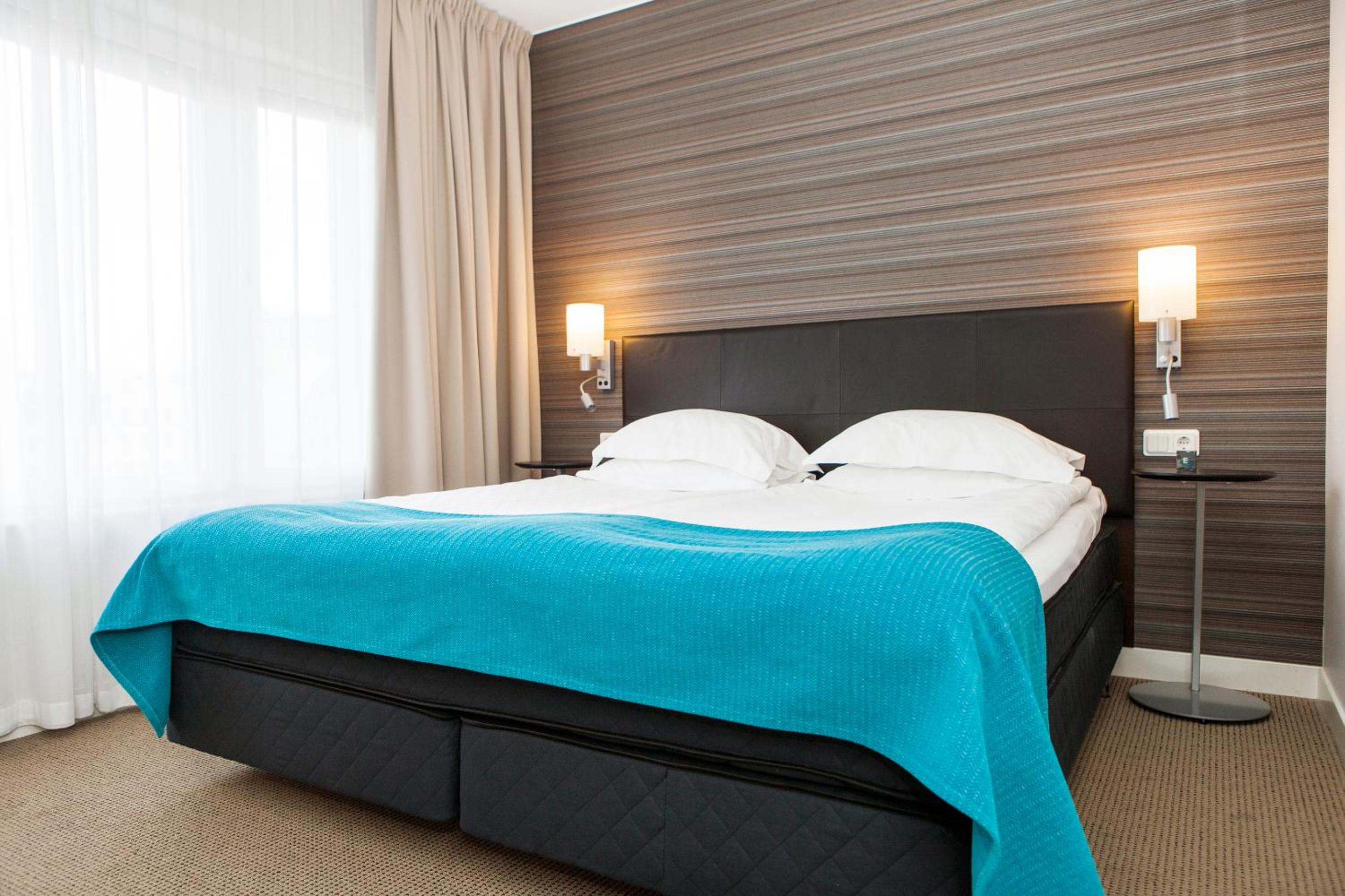 Junior Suite with City View - Photo 1