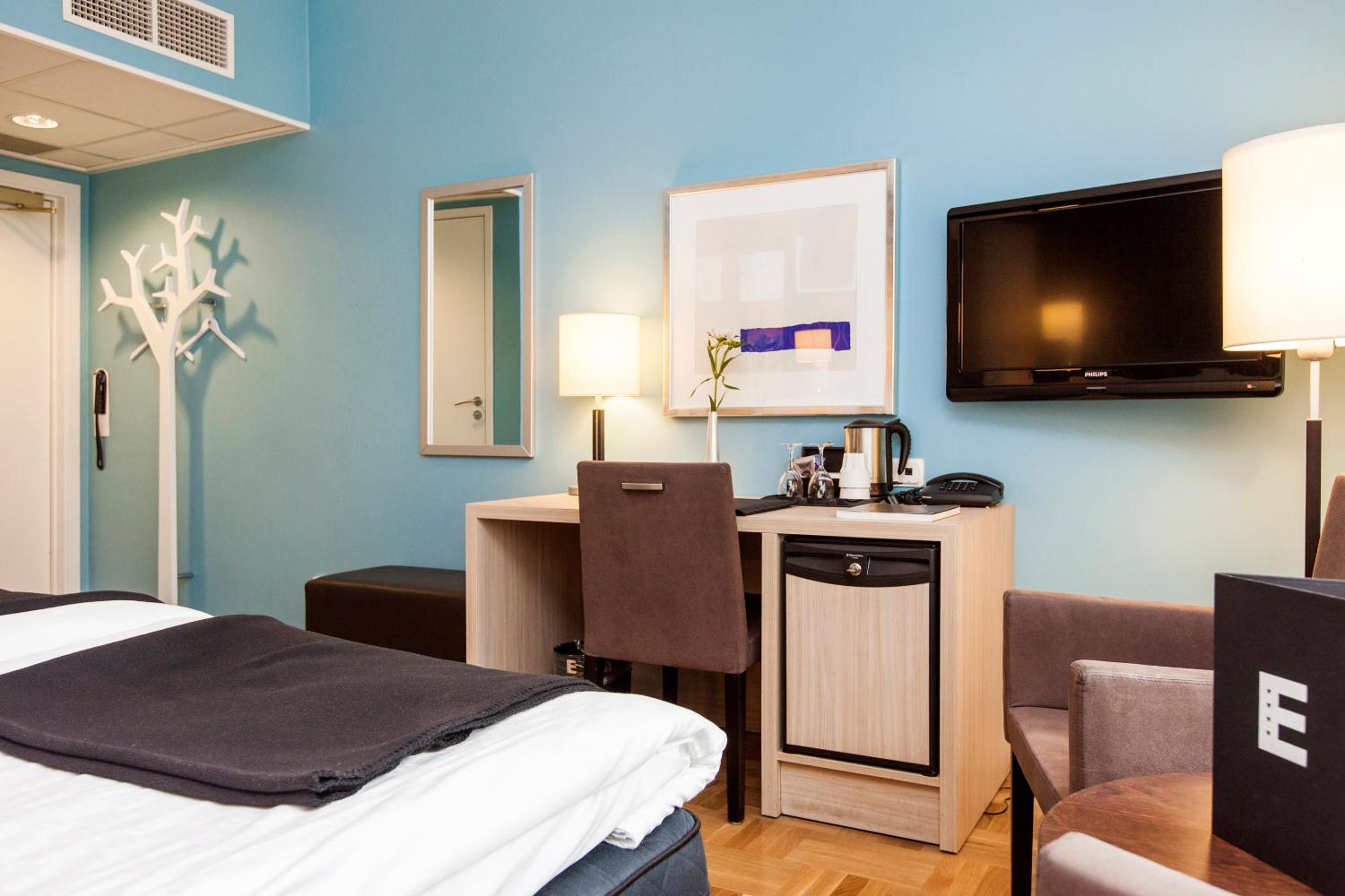Standard Twin Room - Photo 2