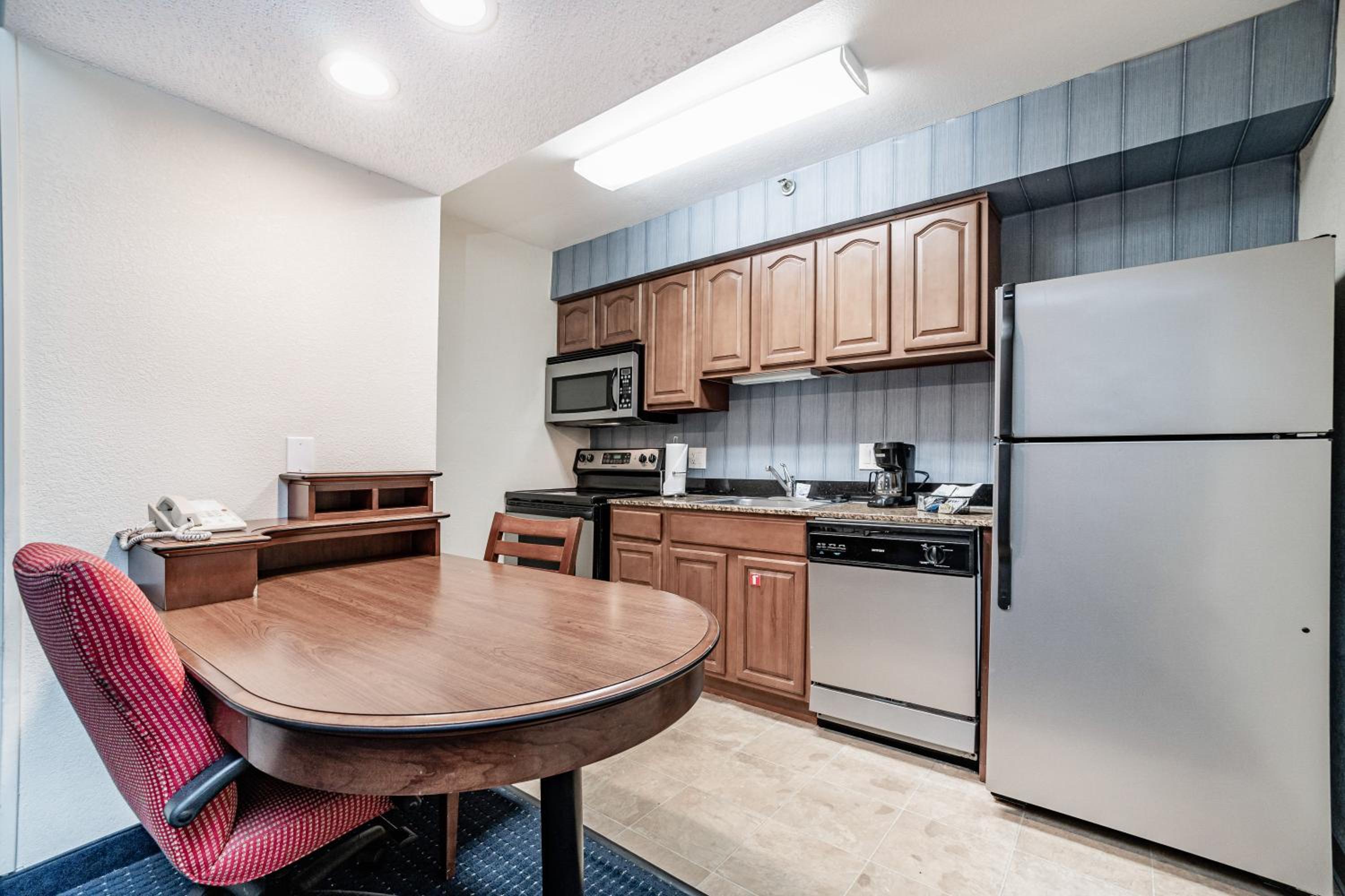 Doral Inn & Suites Miami Airport West — photo 80