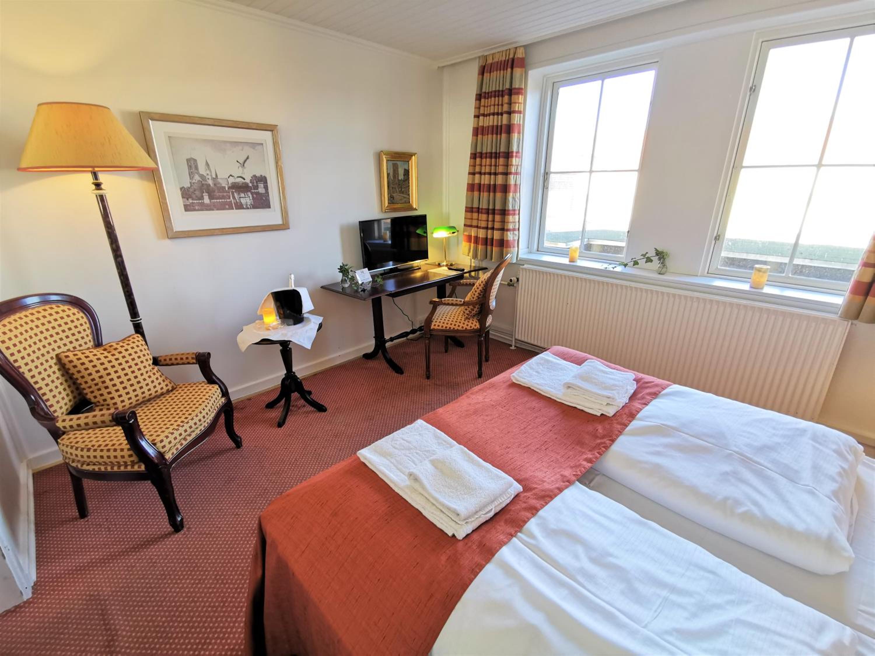 Standard Twin Room - Photo 13