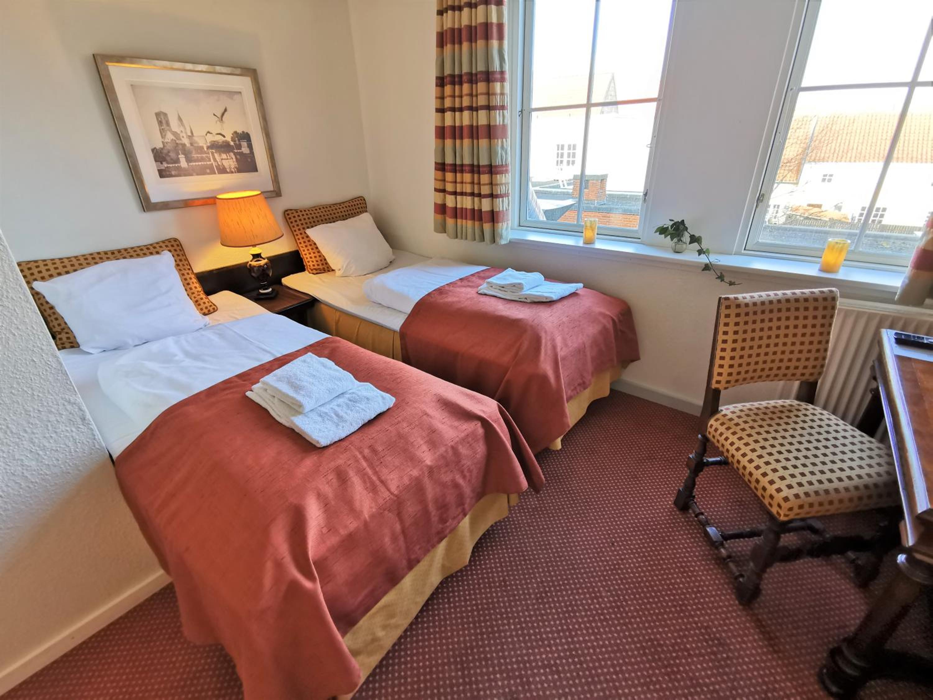 Standard Twin Room - Photo 5