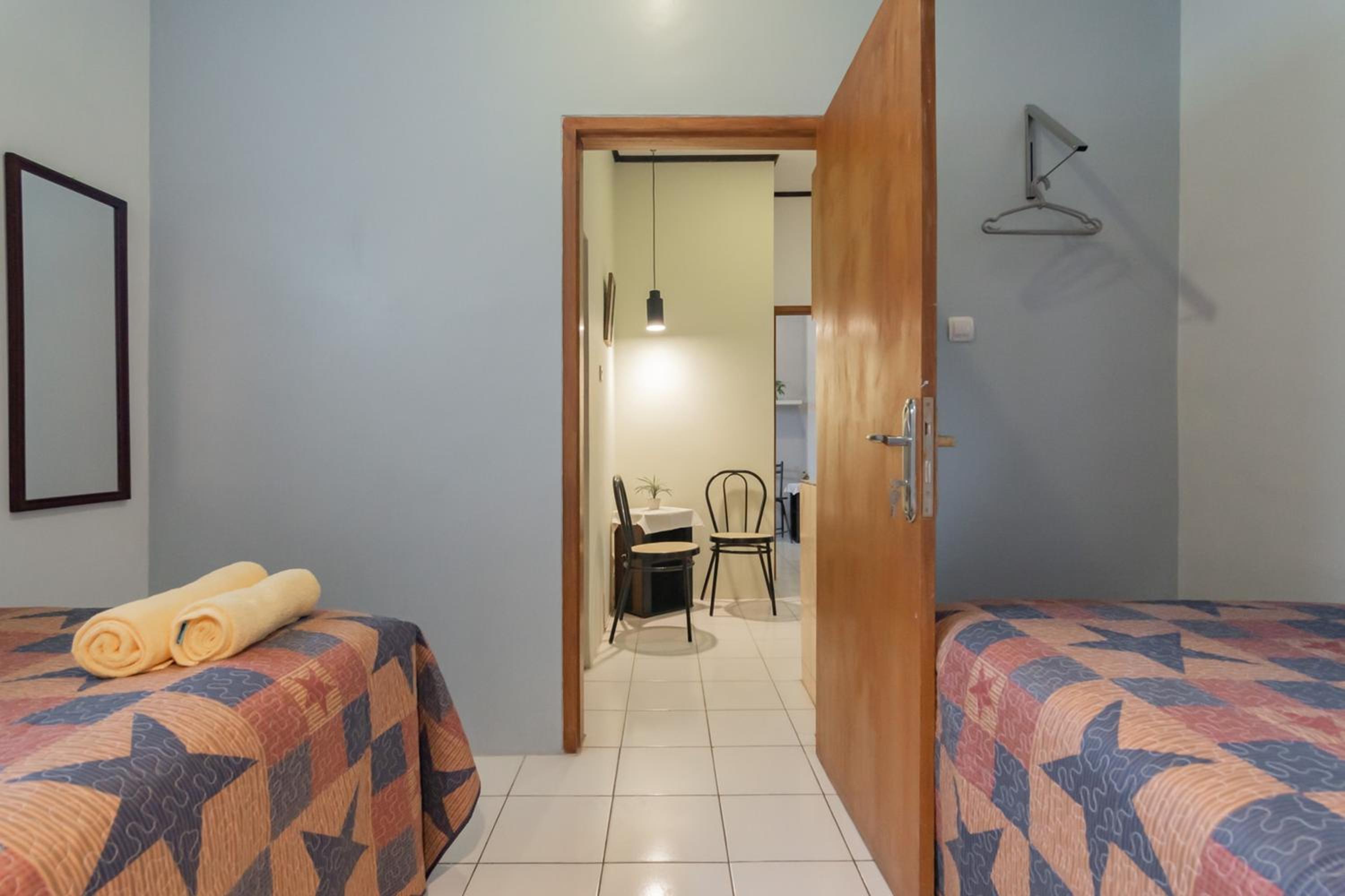 Twin Room - Photo 11