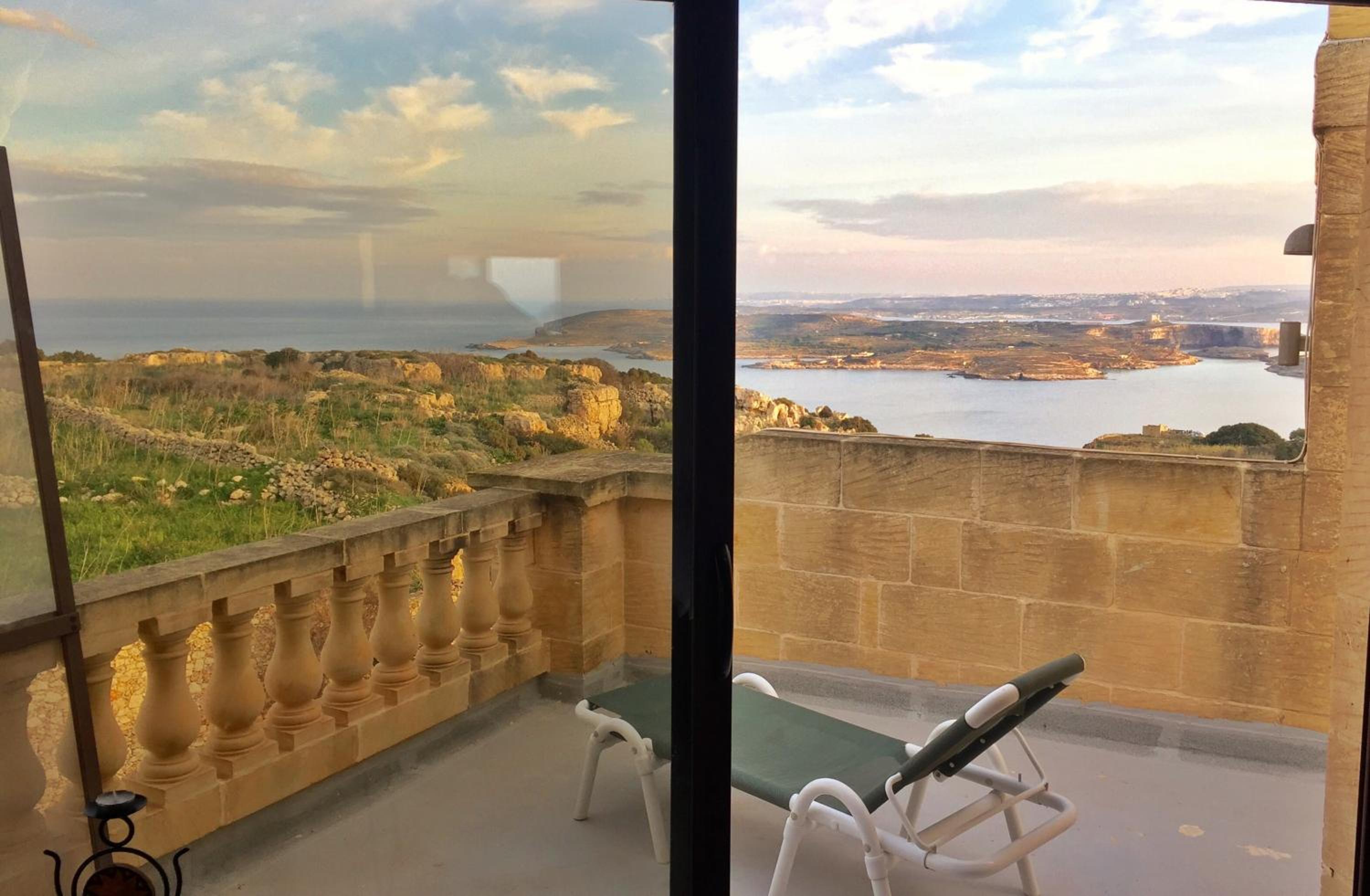 Deluxe Double Room with Balcony and Sea View photo 2